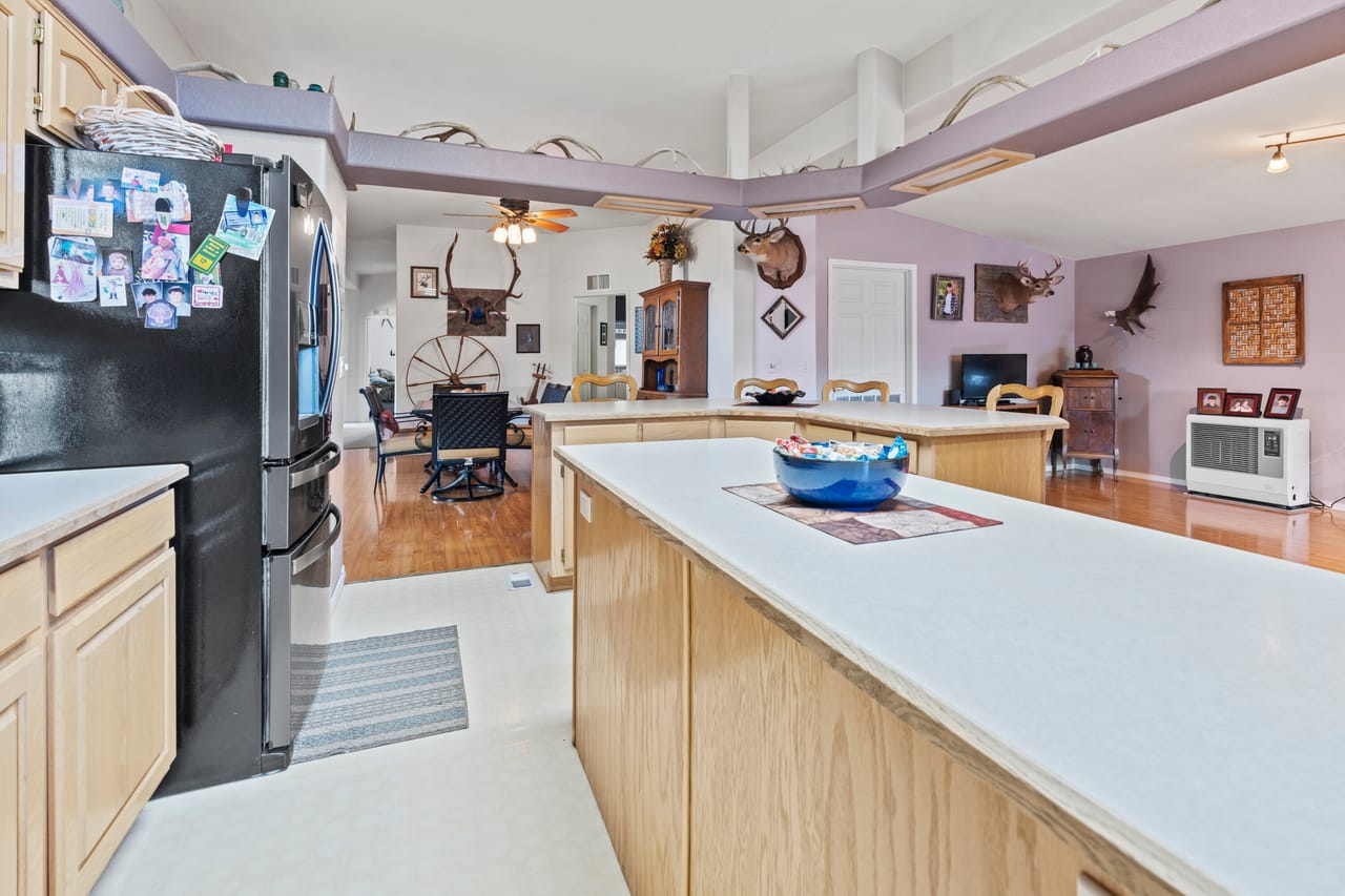 Listing Image 11