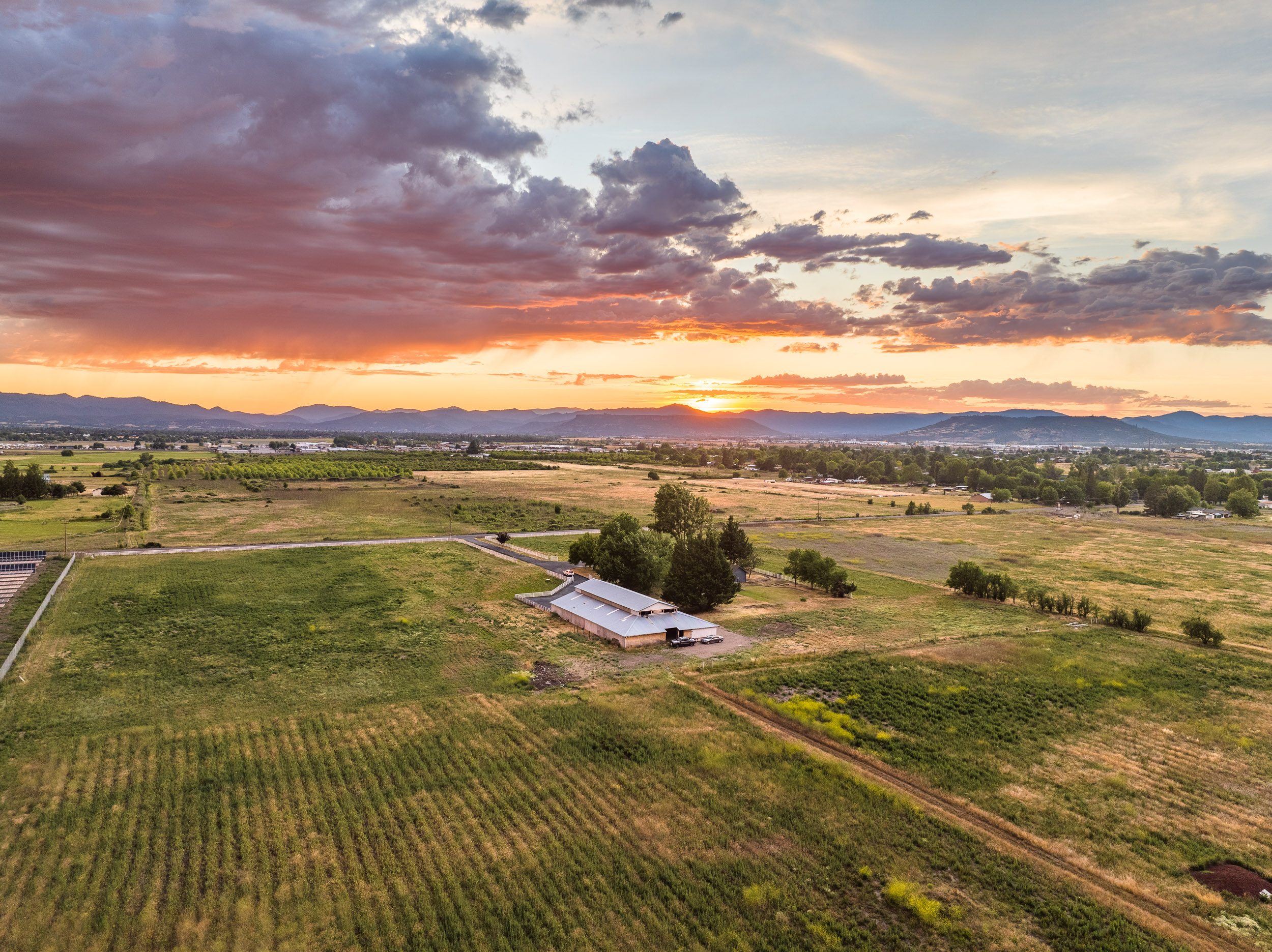 Mountain View Acres - 5900 McLoughlin Drive