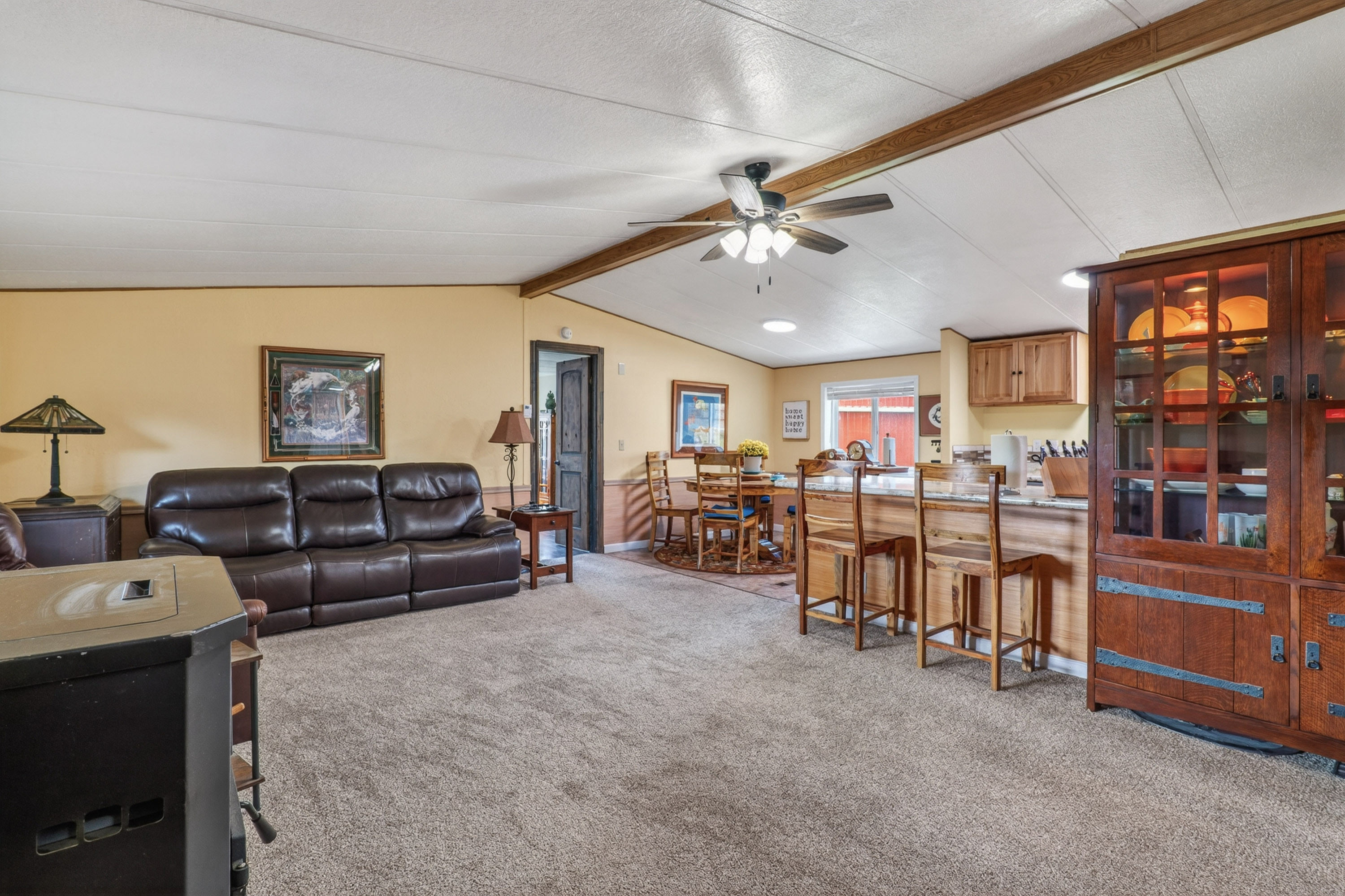 Listing Image 7