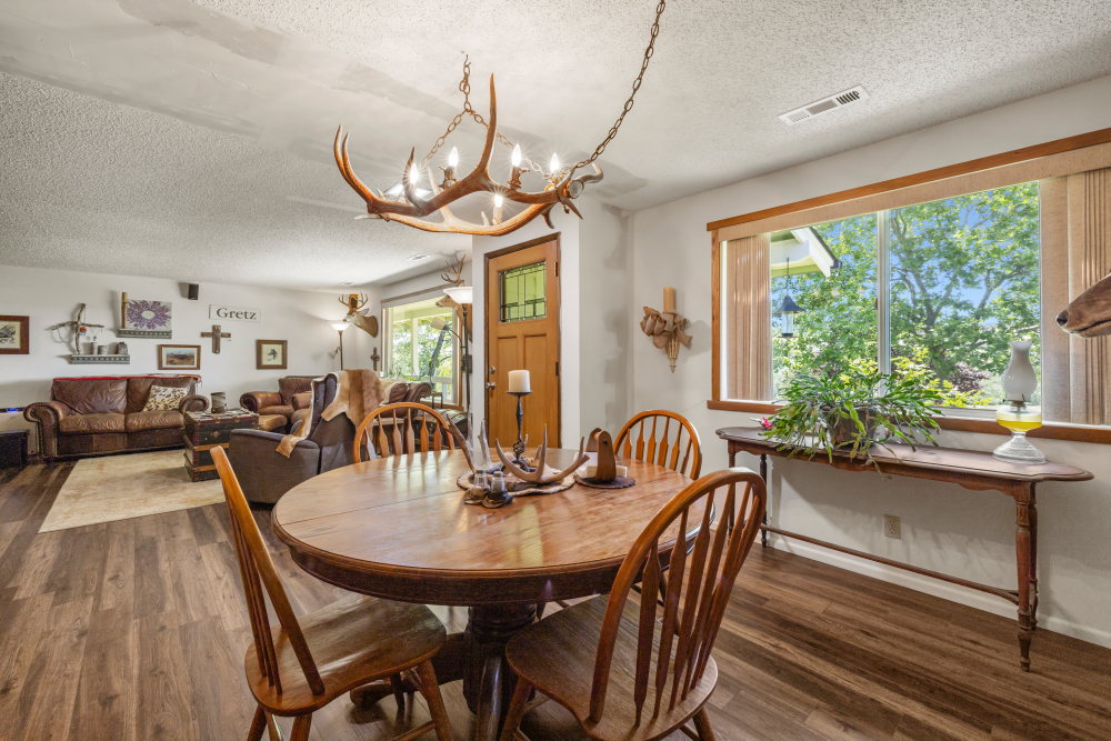 800 Hillandale Circle
