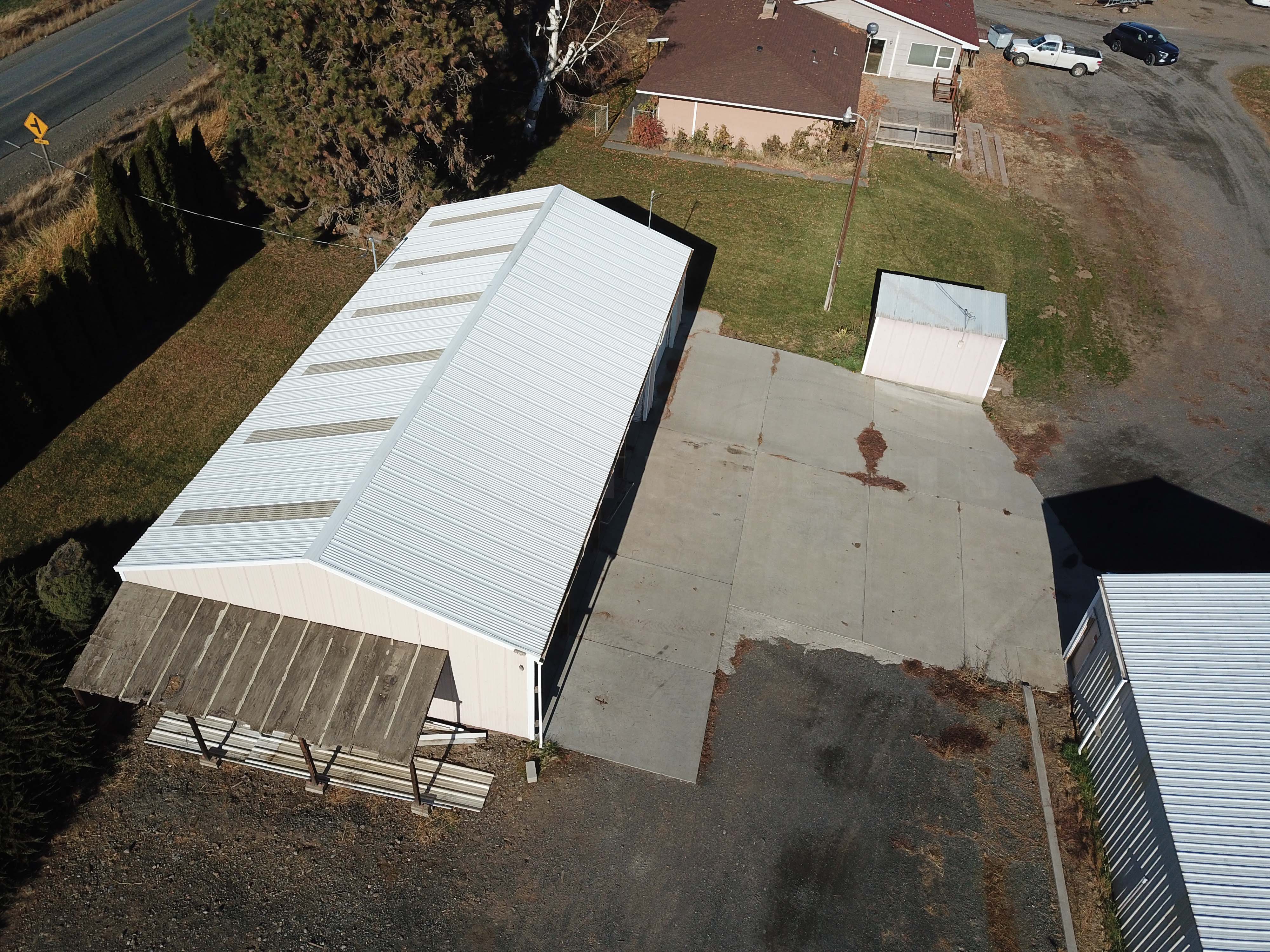 Apple Orchard w Equipment, House and Shops!