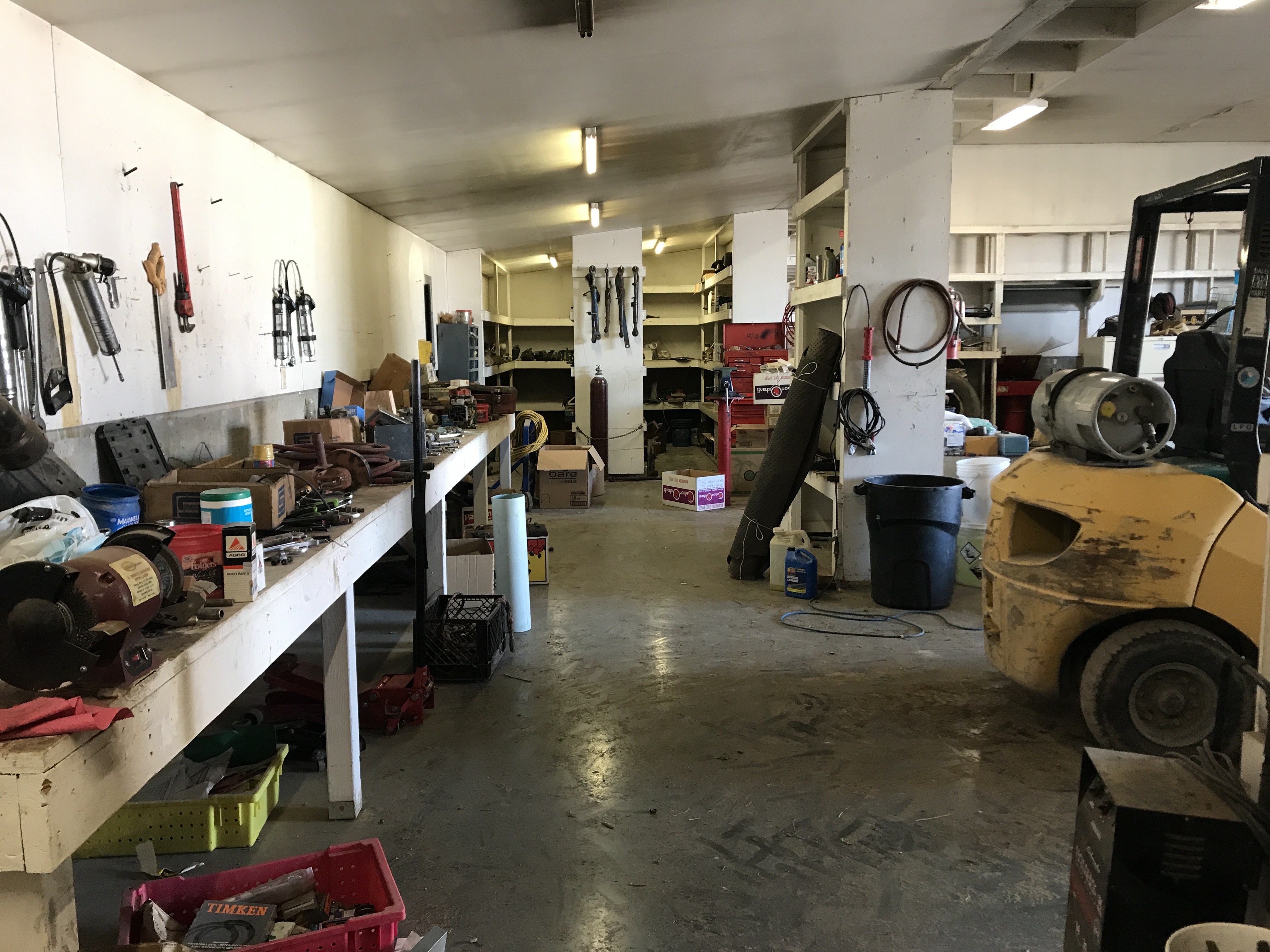 Apple Orchard w Equipment, House and Shops!