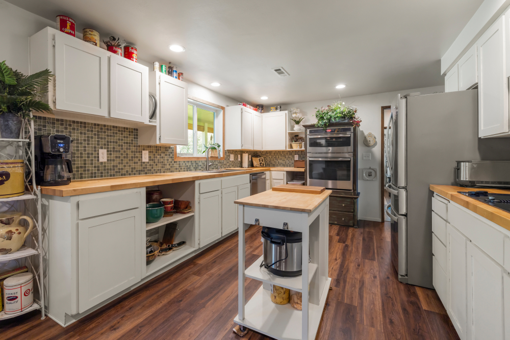800 Hillandale Circle