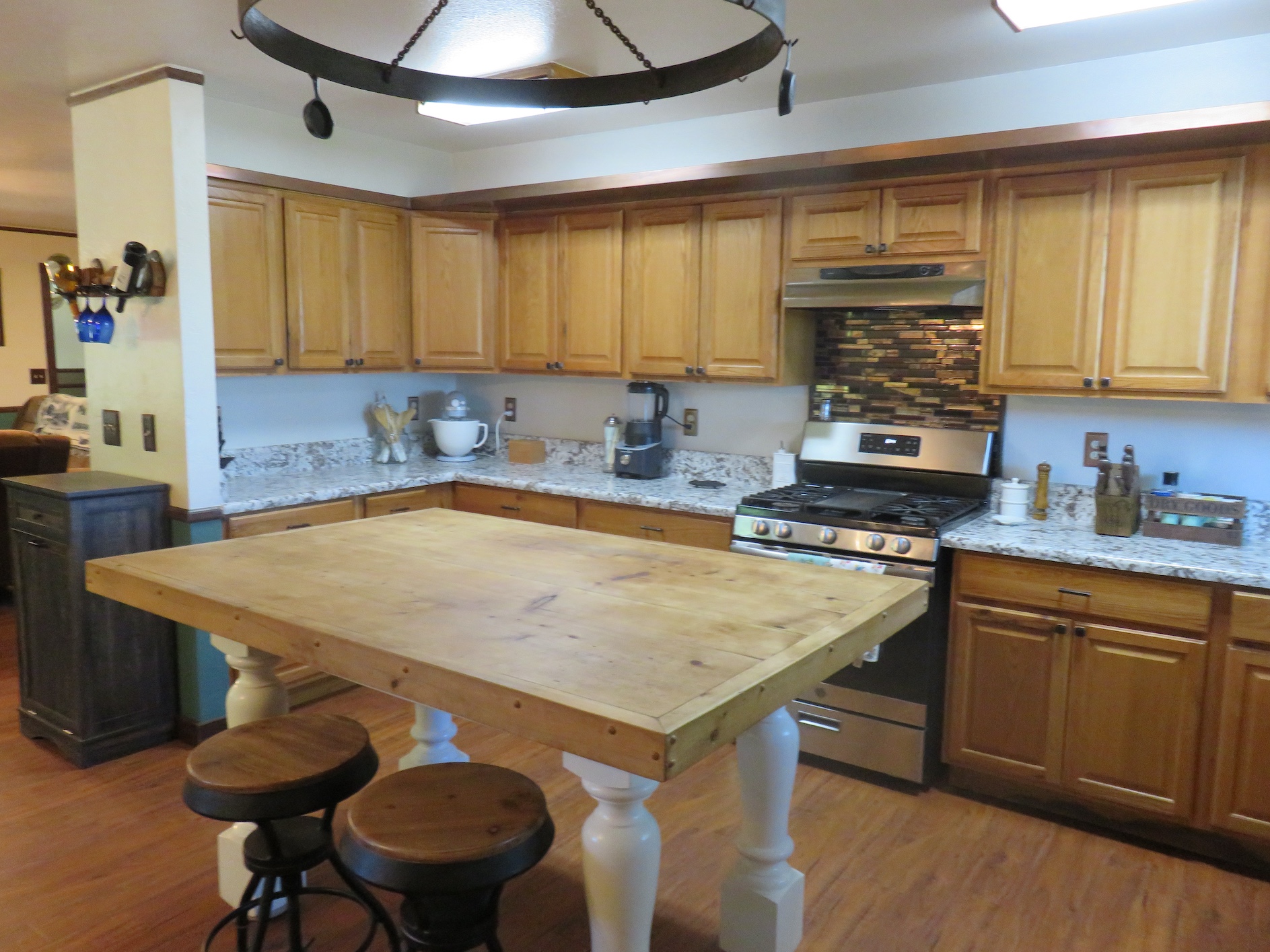 Listing Image 12