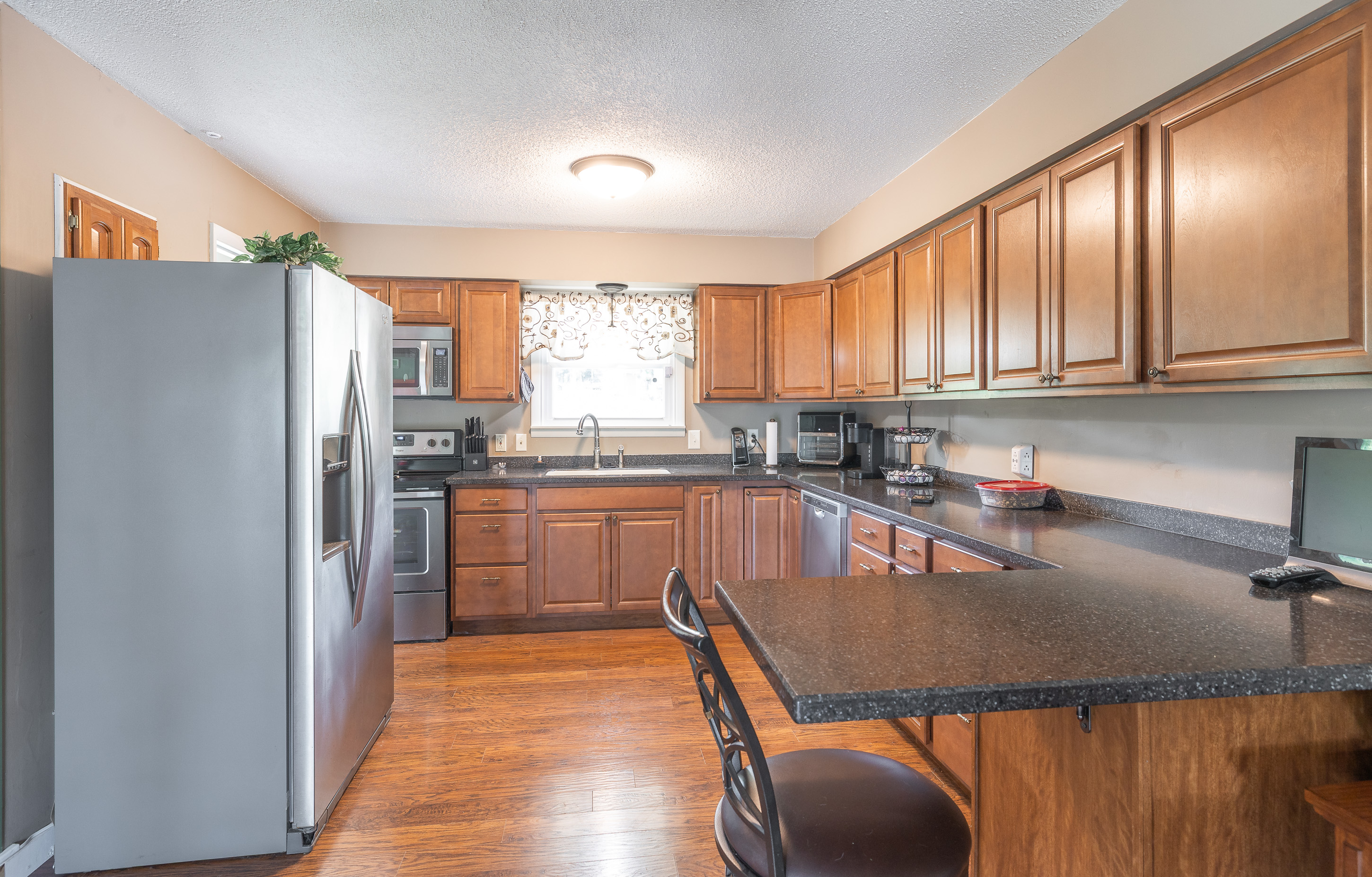 Pleasant Ridge Lake & Home