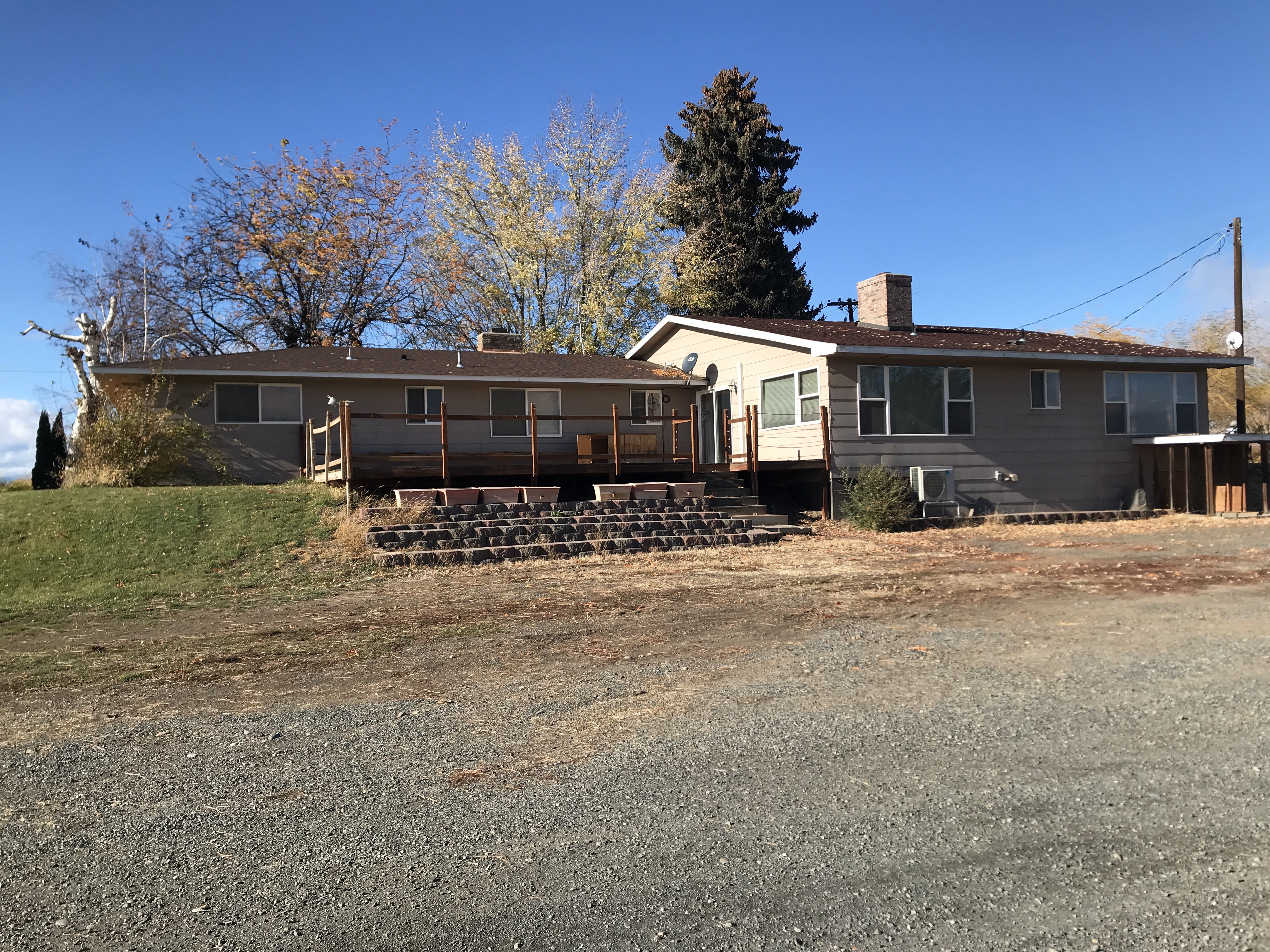 Apple Orchard w Equipment, House and Shops!