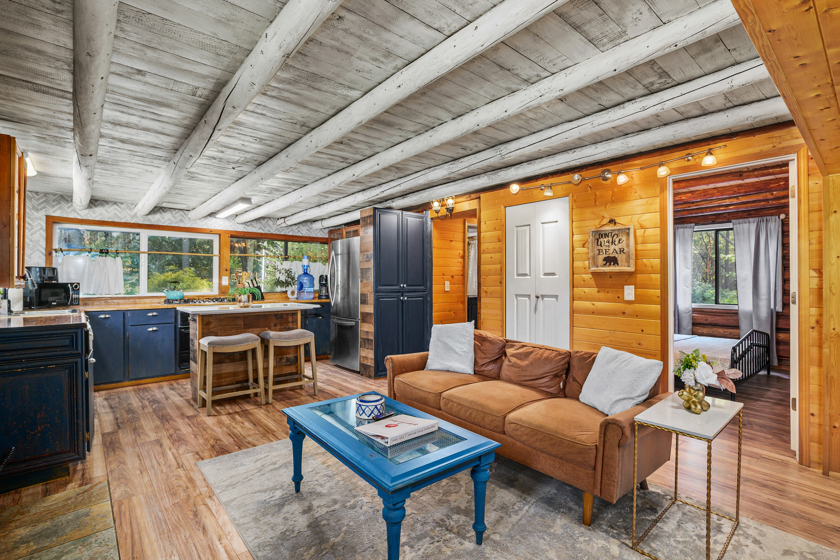 Applegate River Retreat - 11677 Hwy 238