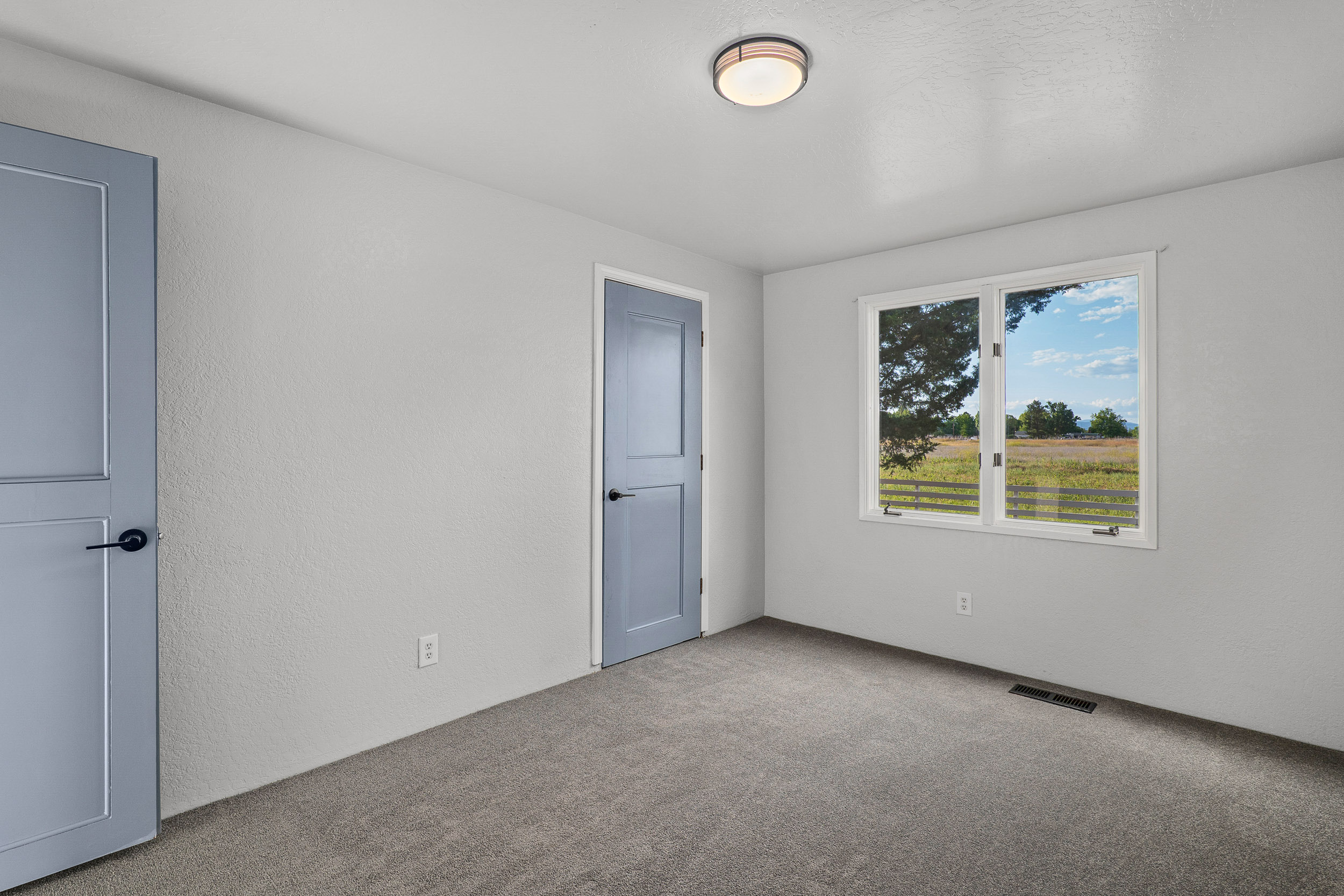 Mountain View Acres - 5900 McLoughlin Drive