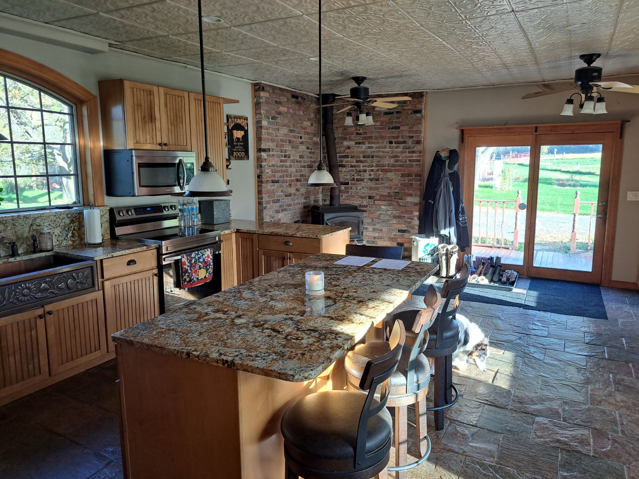 Listing Image 10