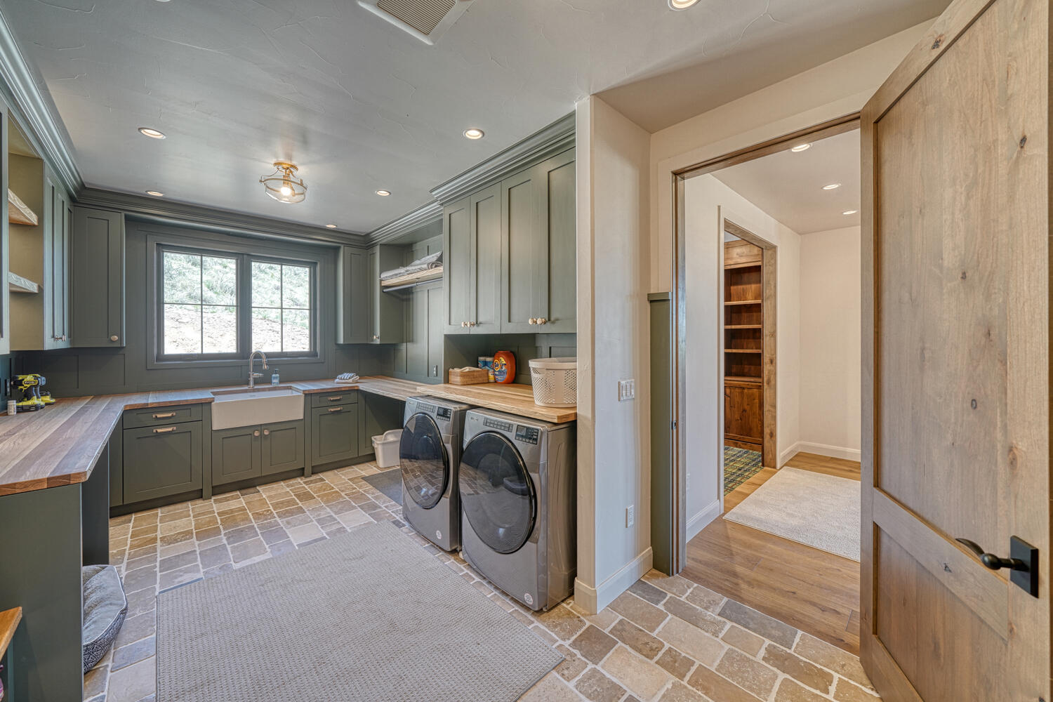 An heirloom-quality ranch estate set on 100 private acres at Maytag Mountain Ranch.