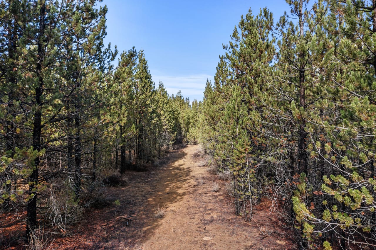 141580 N Hwy 97 - Tranquil Riverfront Home for Sale