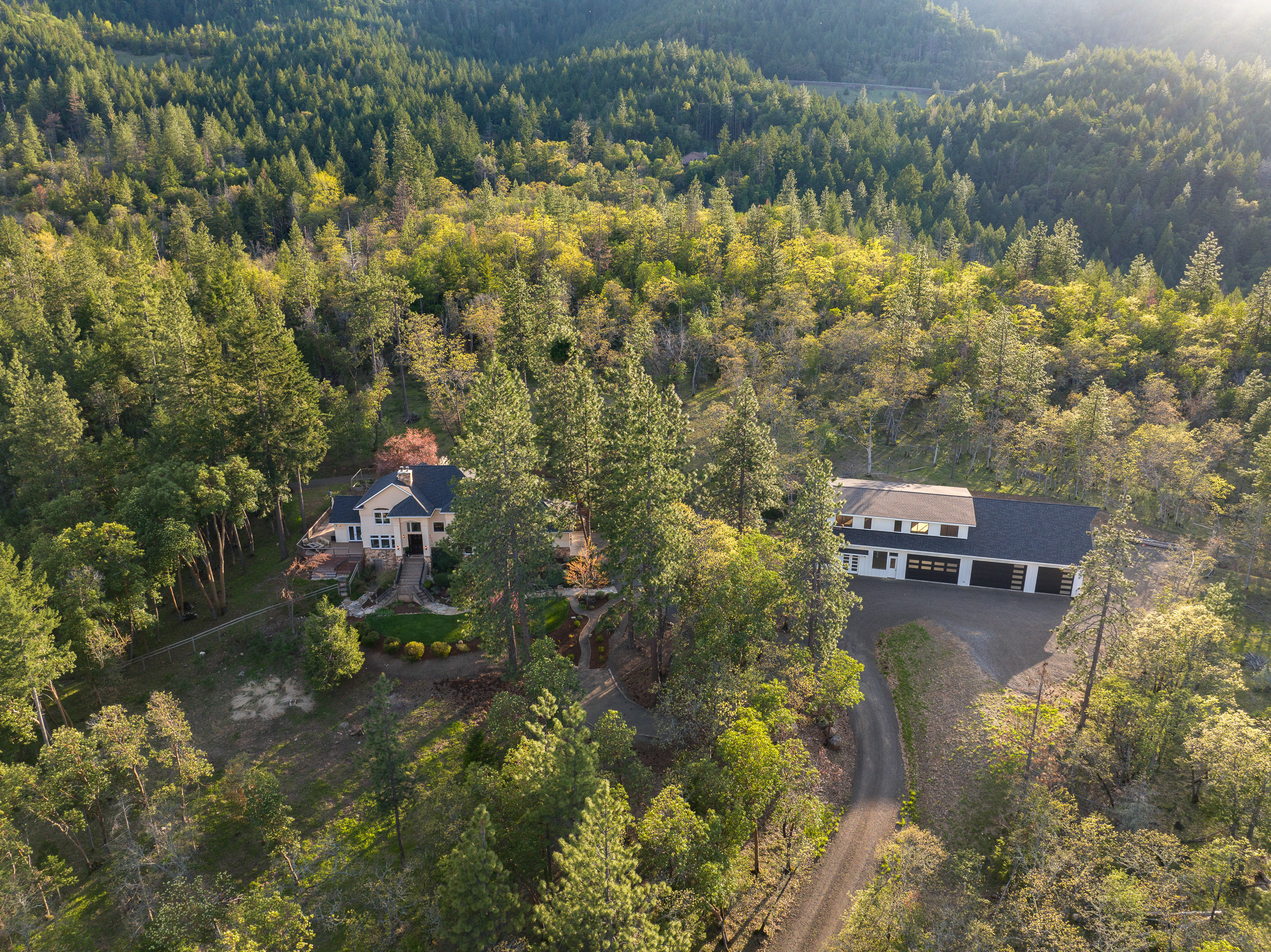 1694 Old Siskiyou Hwy