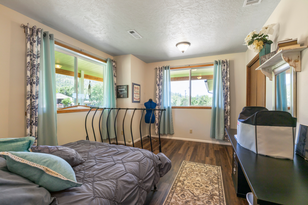 800 Hillandale Circle