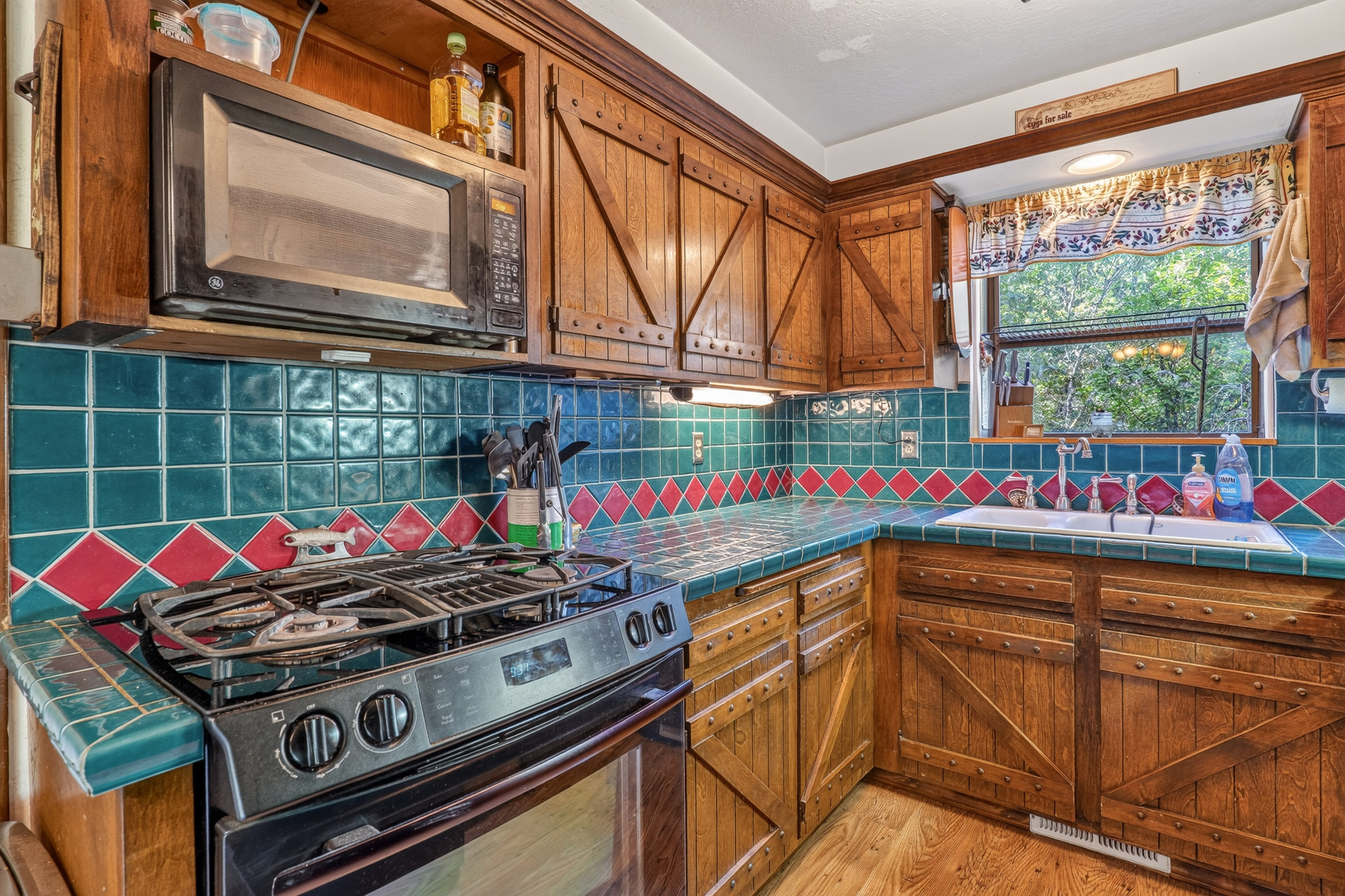 Listing Image 10