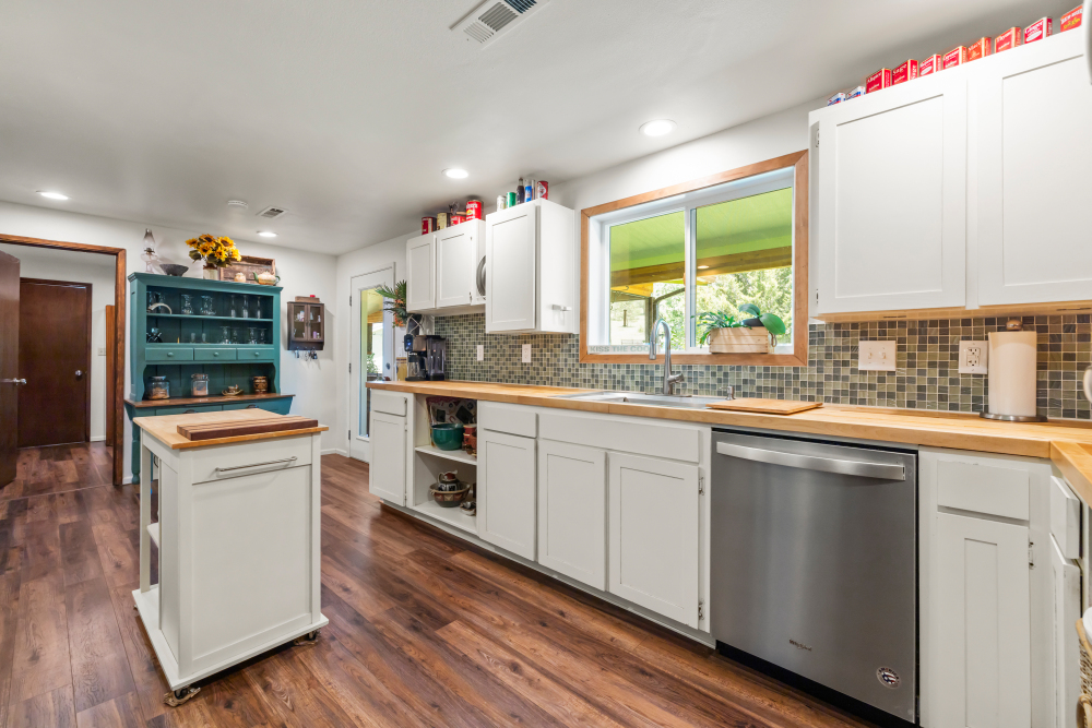800 Hillandale Circle