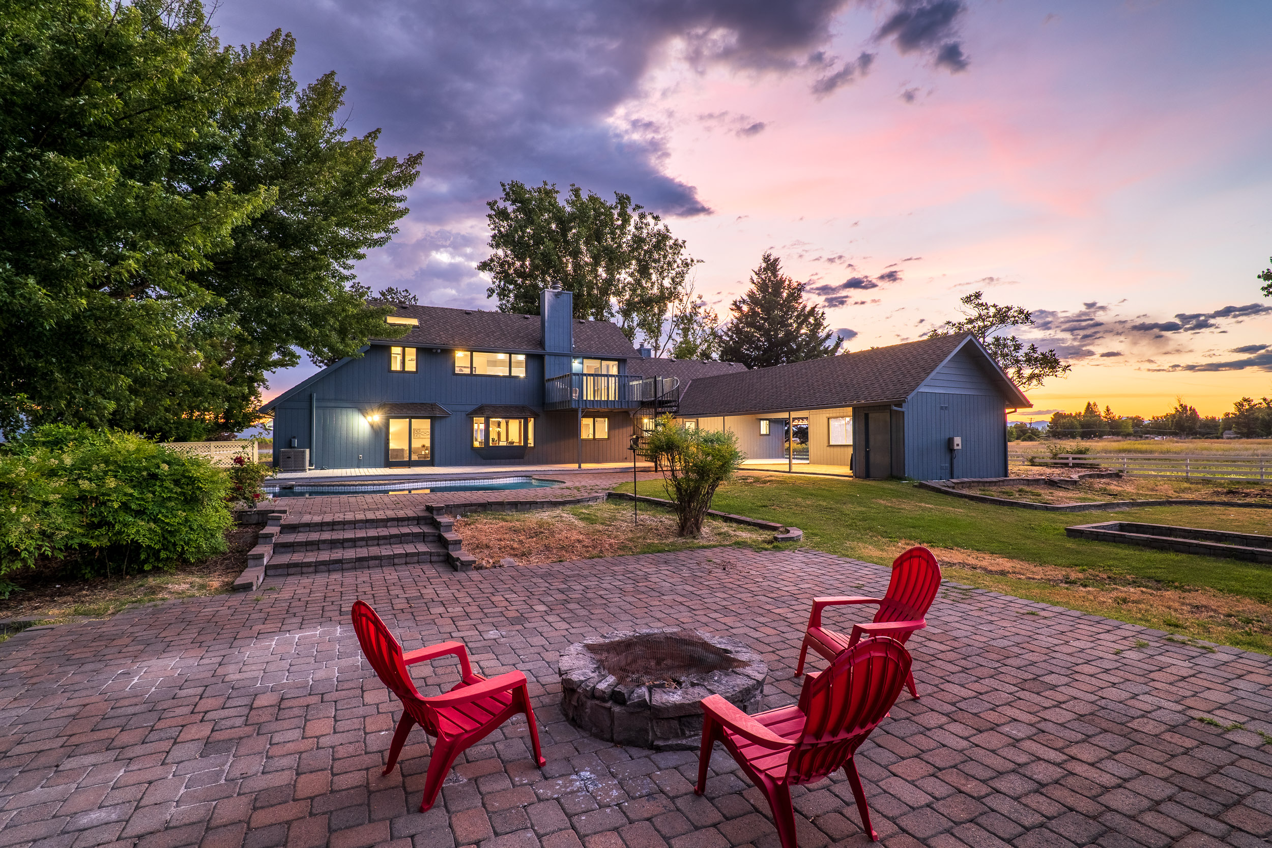 Mountain View Acres - 5900 McLoughlin Drive