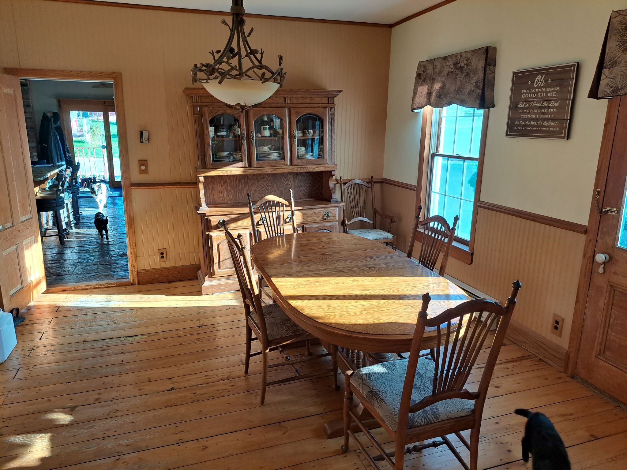 Listing Image 9