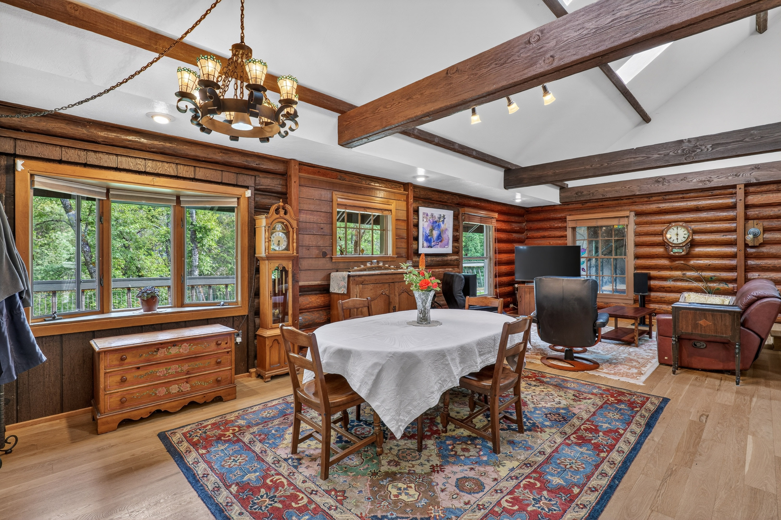 Listing Image 16
