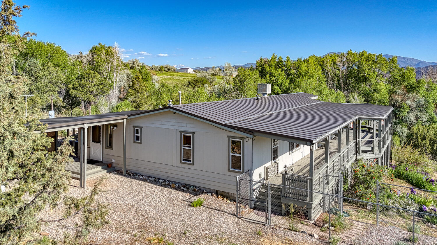 A true Colorado Mountain retreat!