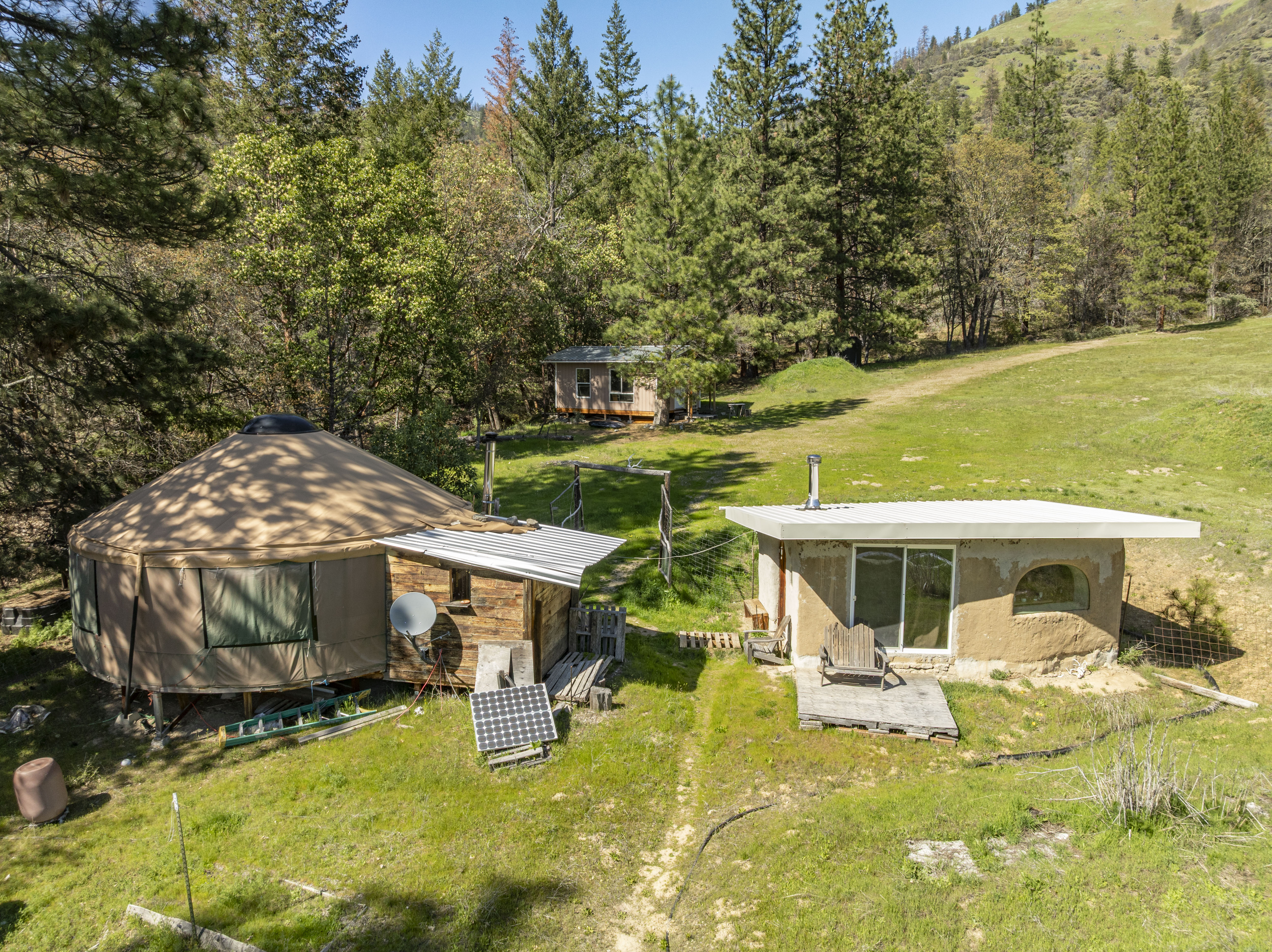 Wolf Gulch Farm - 7000 Little Applegate Road