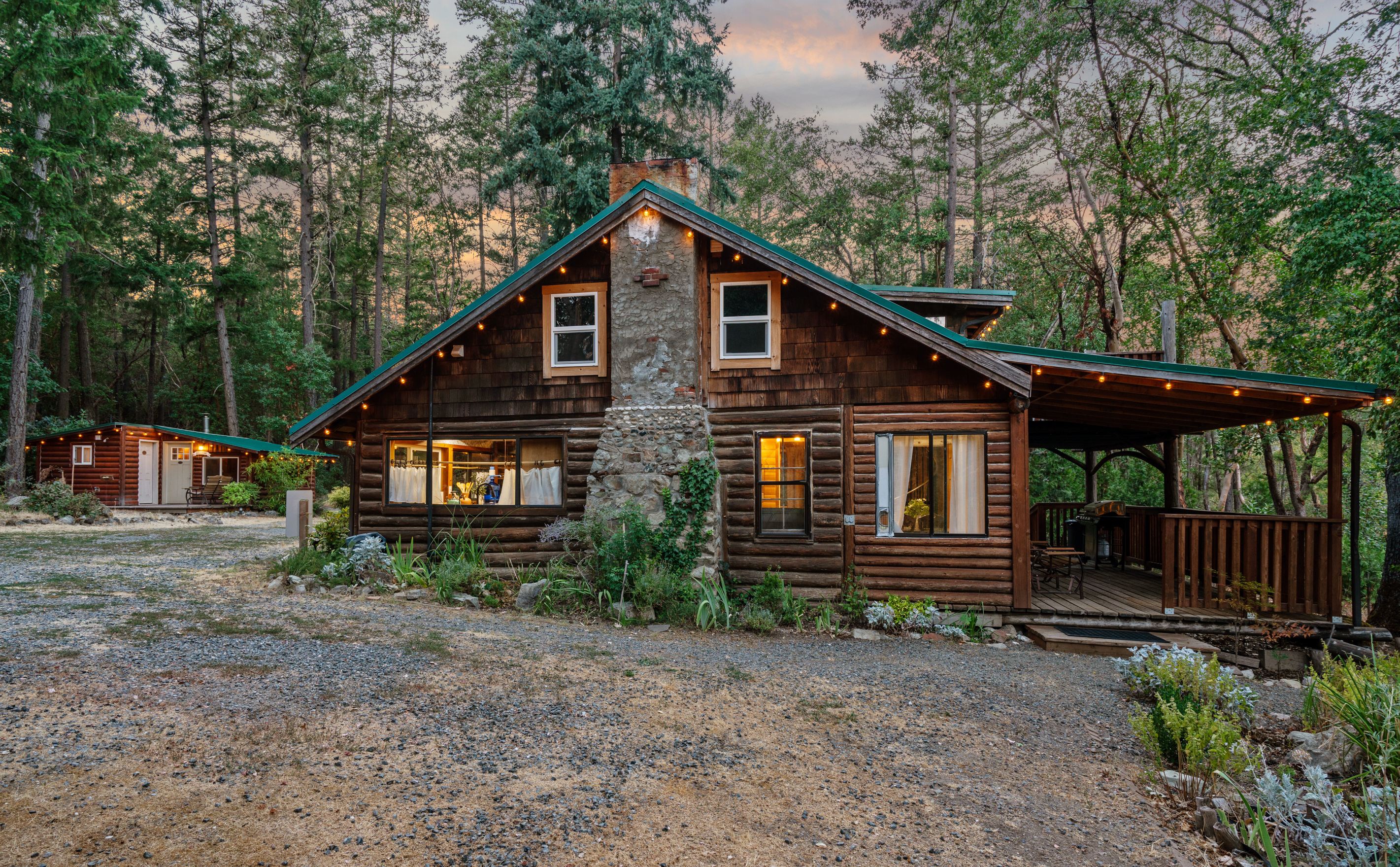 Applegate River Retreat - 11677 Hwy 238