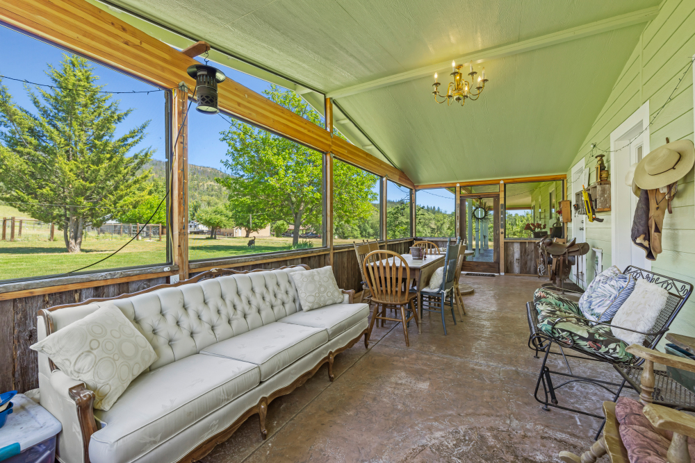 800 Hillandale Circle
