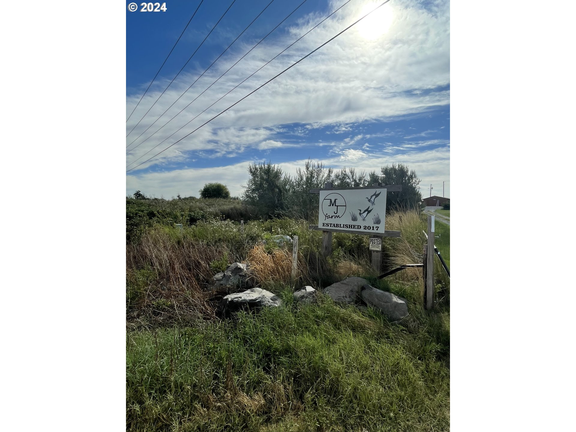 Irrigated ground/Exceptional Duck Hunting Grounds with buildable lots for a hunting retreat.