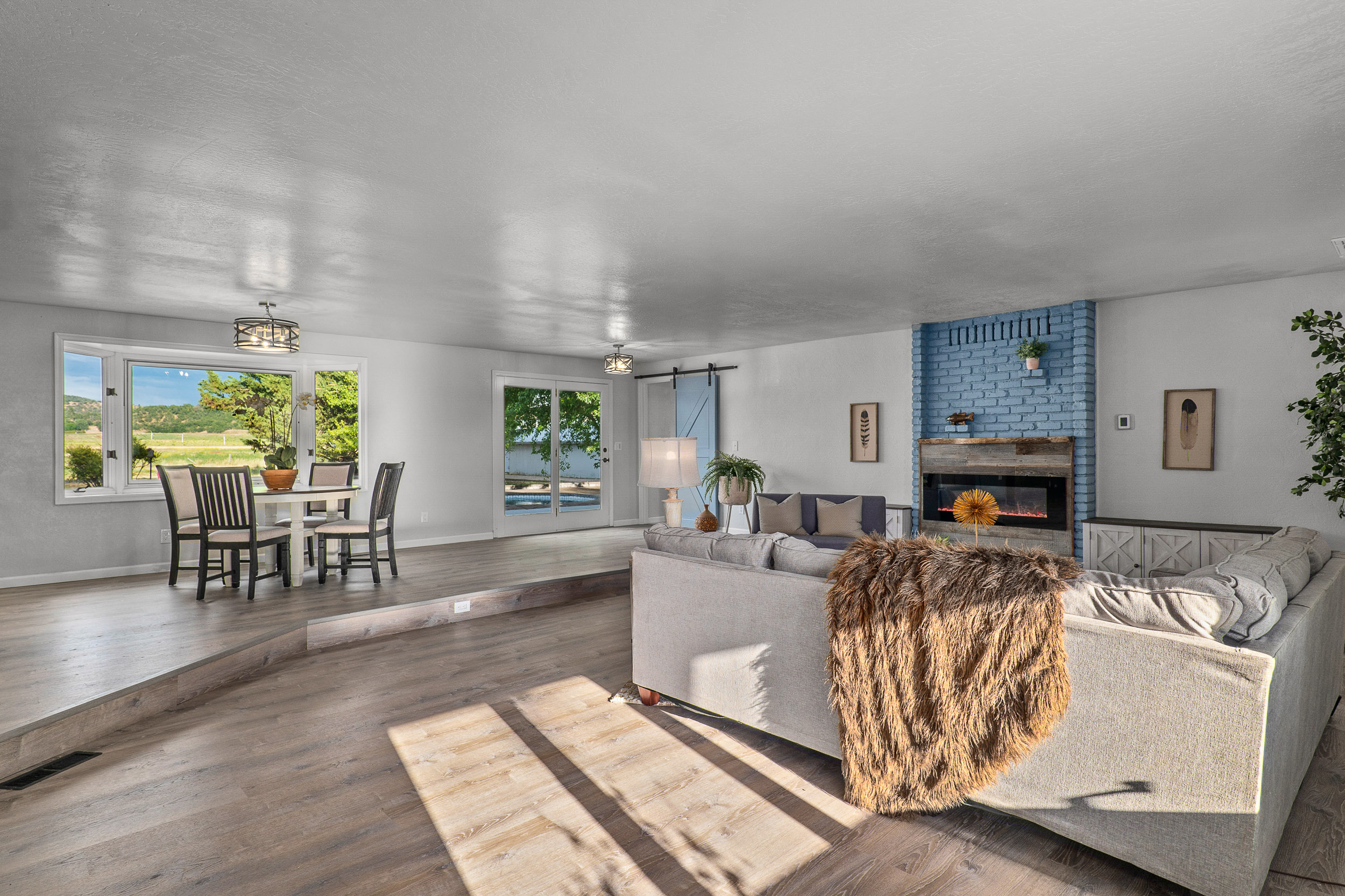 Mountain View Acres - 5900 McLoughlin Drive