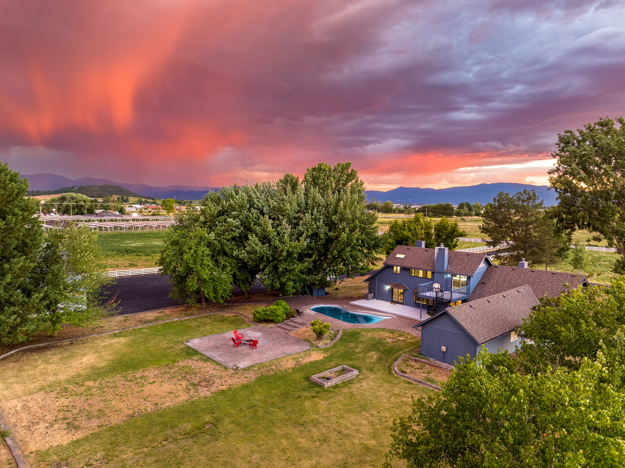 Mountain View Acres - 5900 McLoughlin Drive