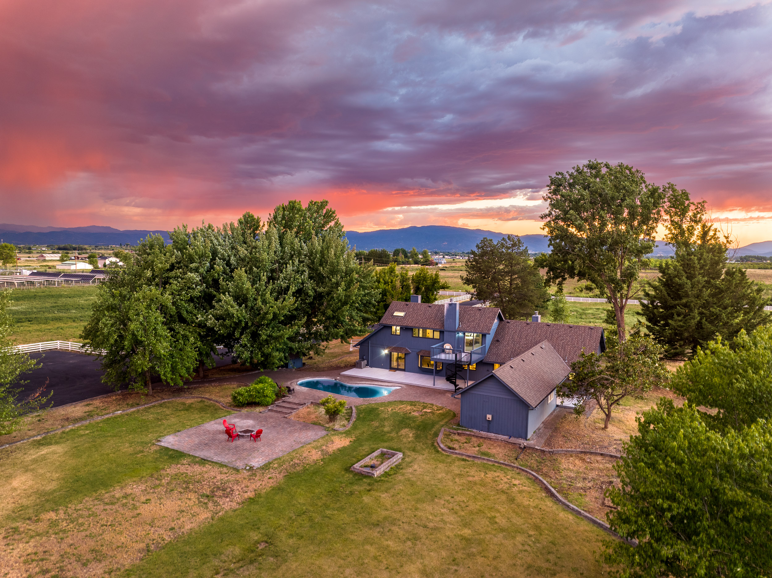 Mountain View Acres - 5900 McLoughlin Drive