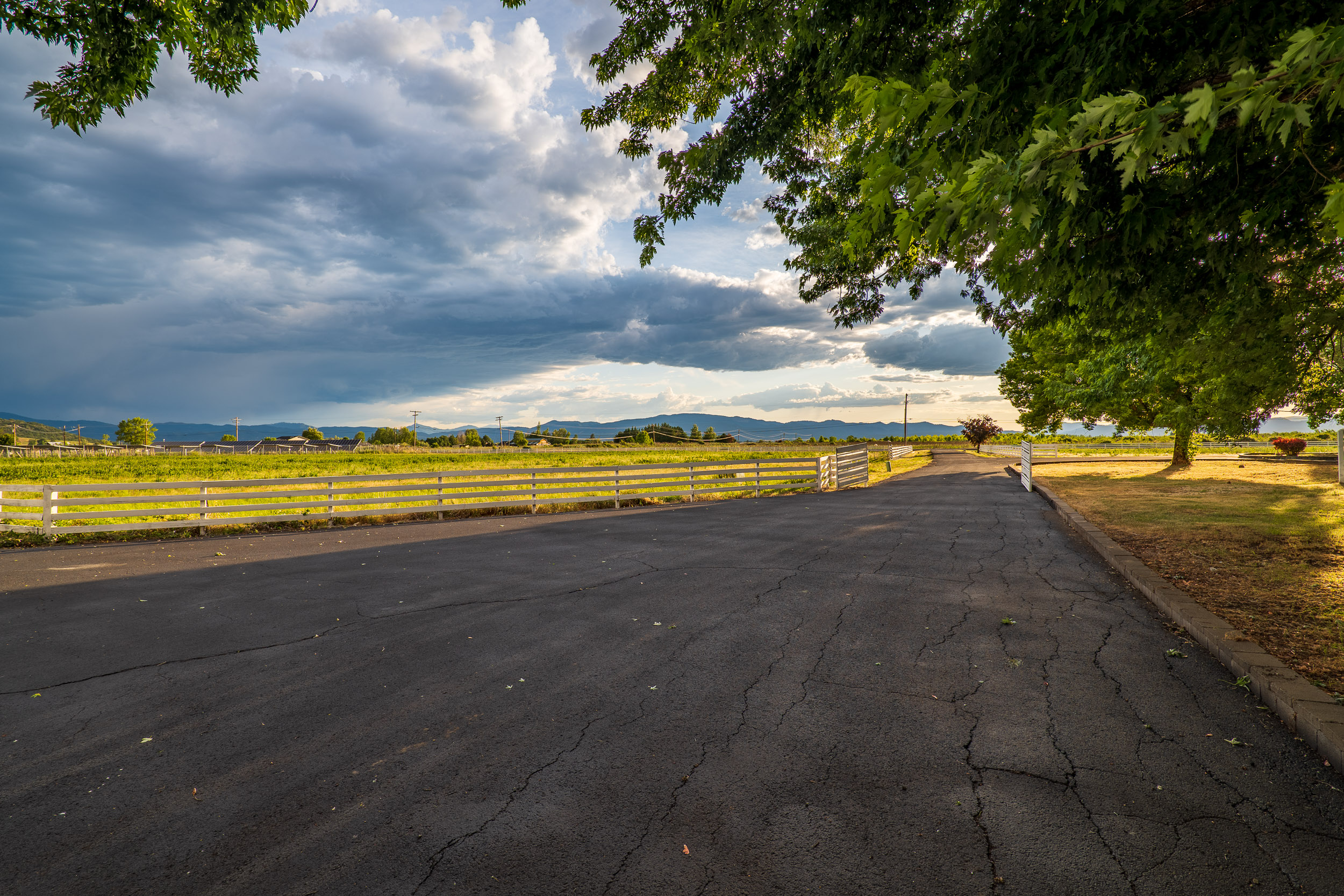 Mountain View Acres - 5900 McLoughlin Drive