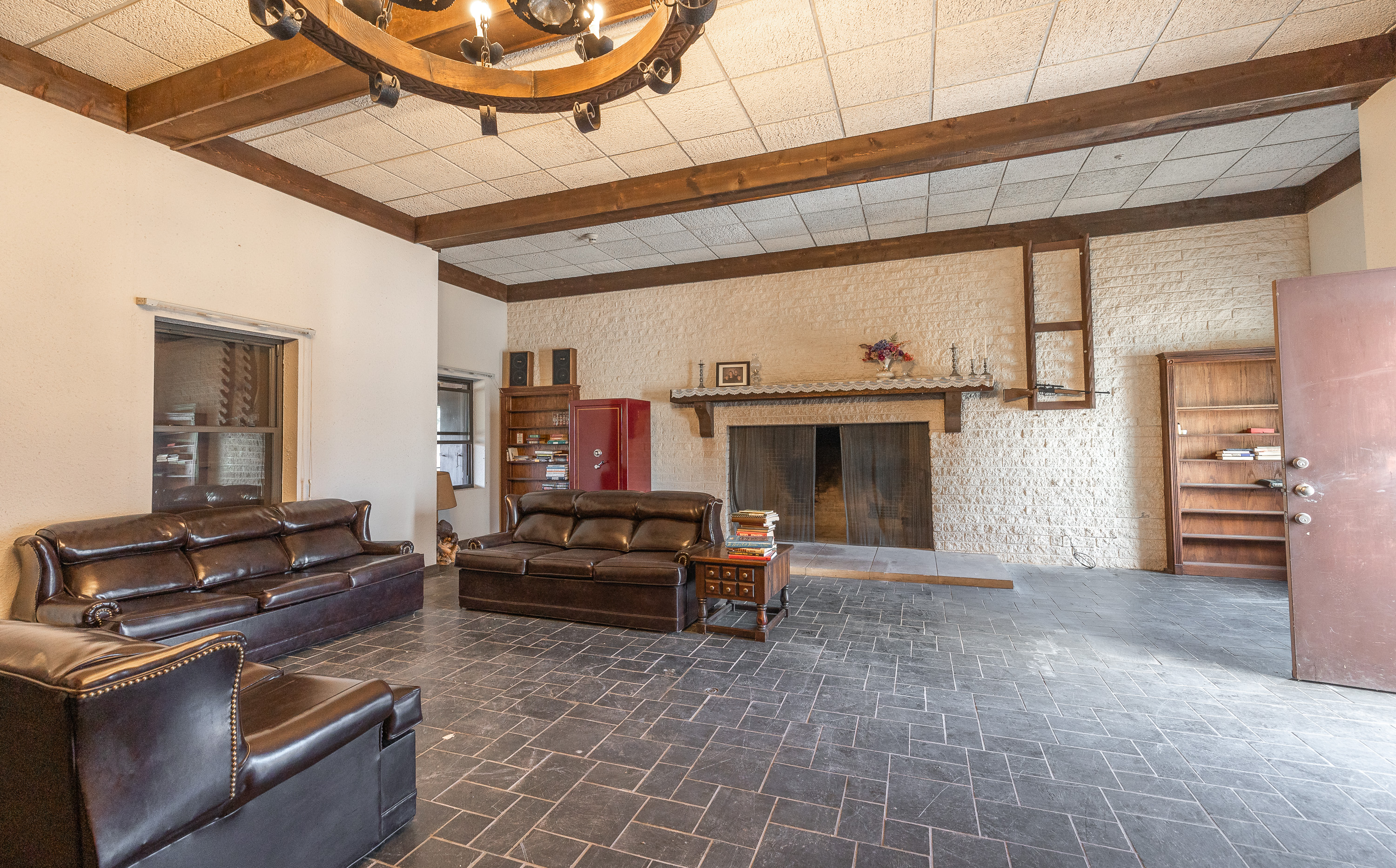 Listing Image 14