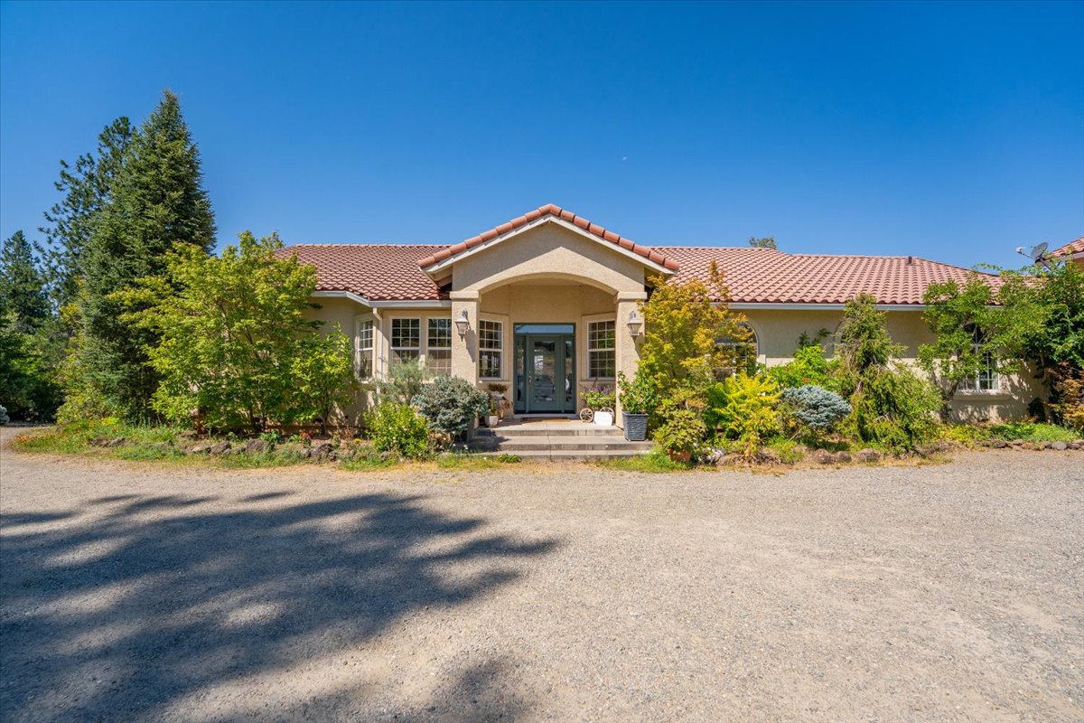 Alger Vineyards and More