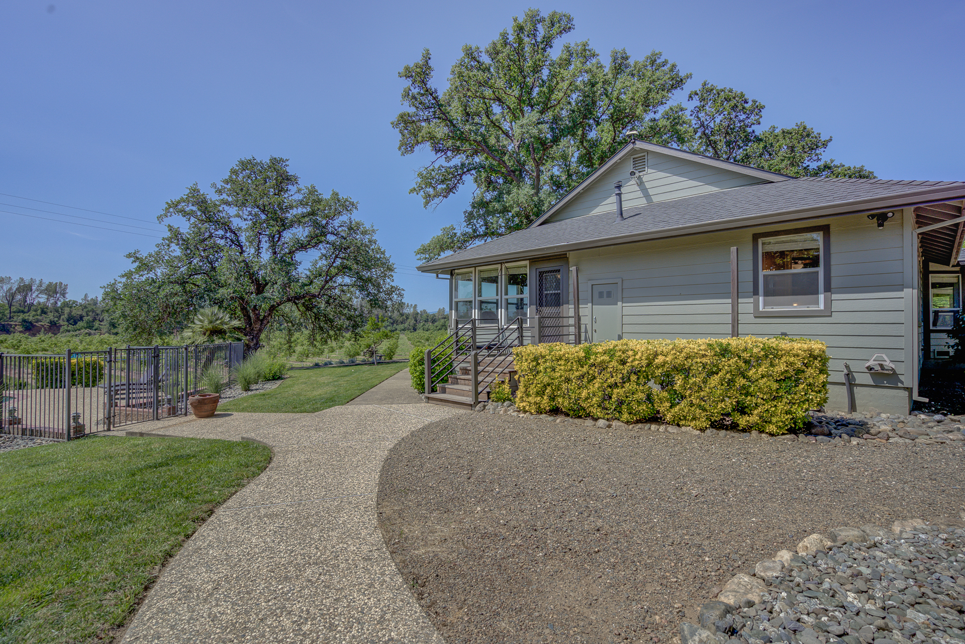 Listing Image 19