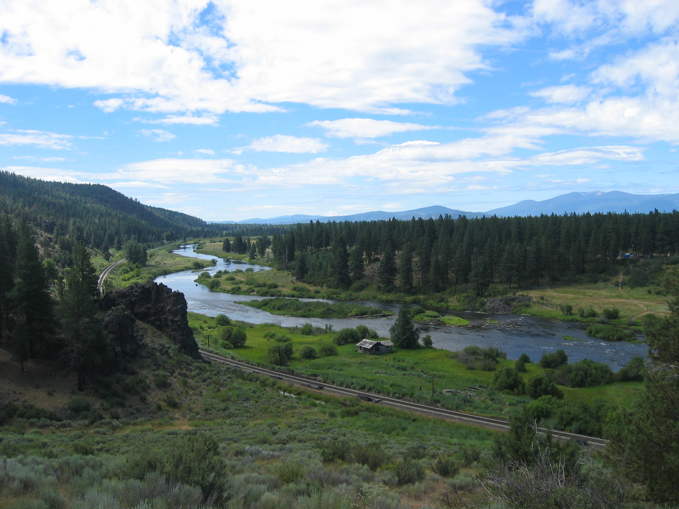 KIRCHER'S WHERE THE COLD-WATER RIVERS MEET THE MOUNTAINS Williamson/Sprague Rivers