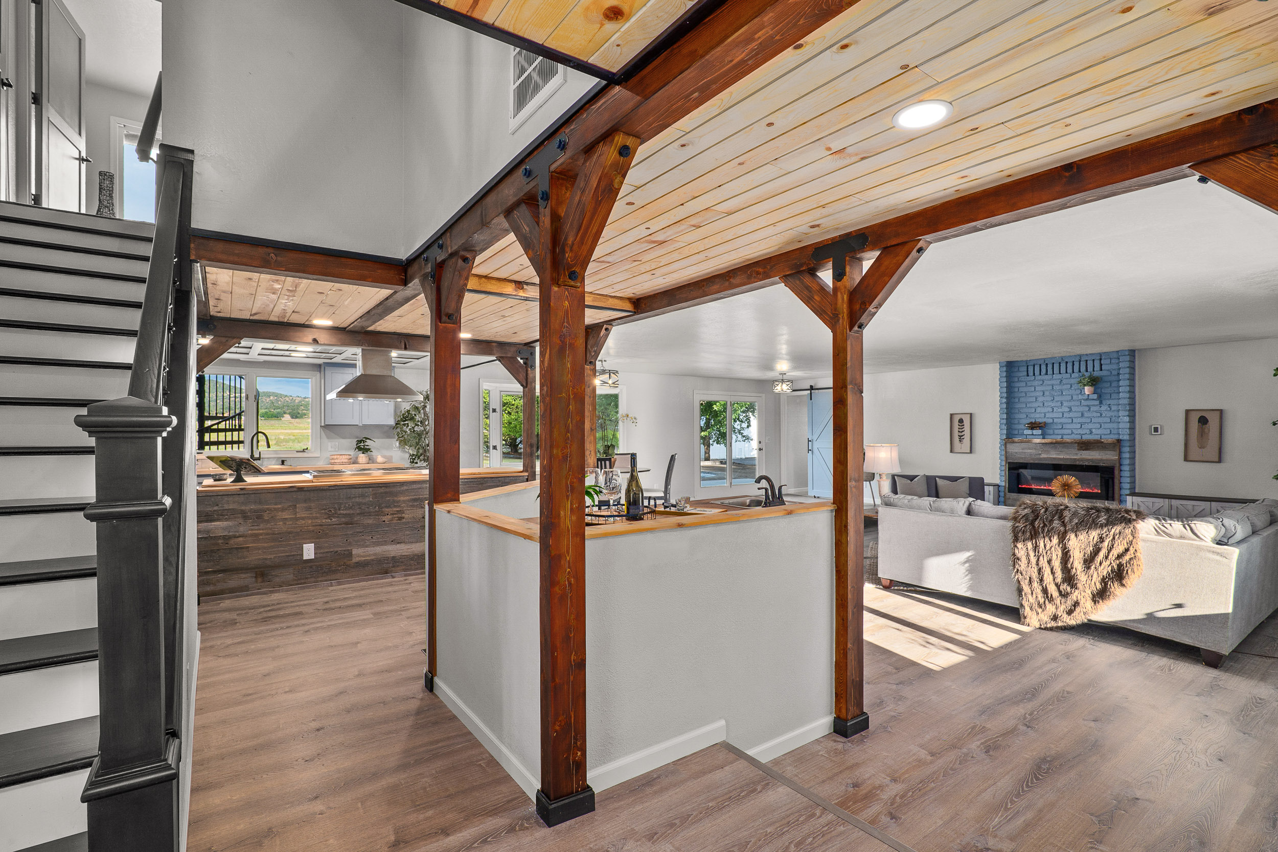 Mountain View Acres - 5900 McLoughlin Drive