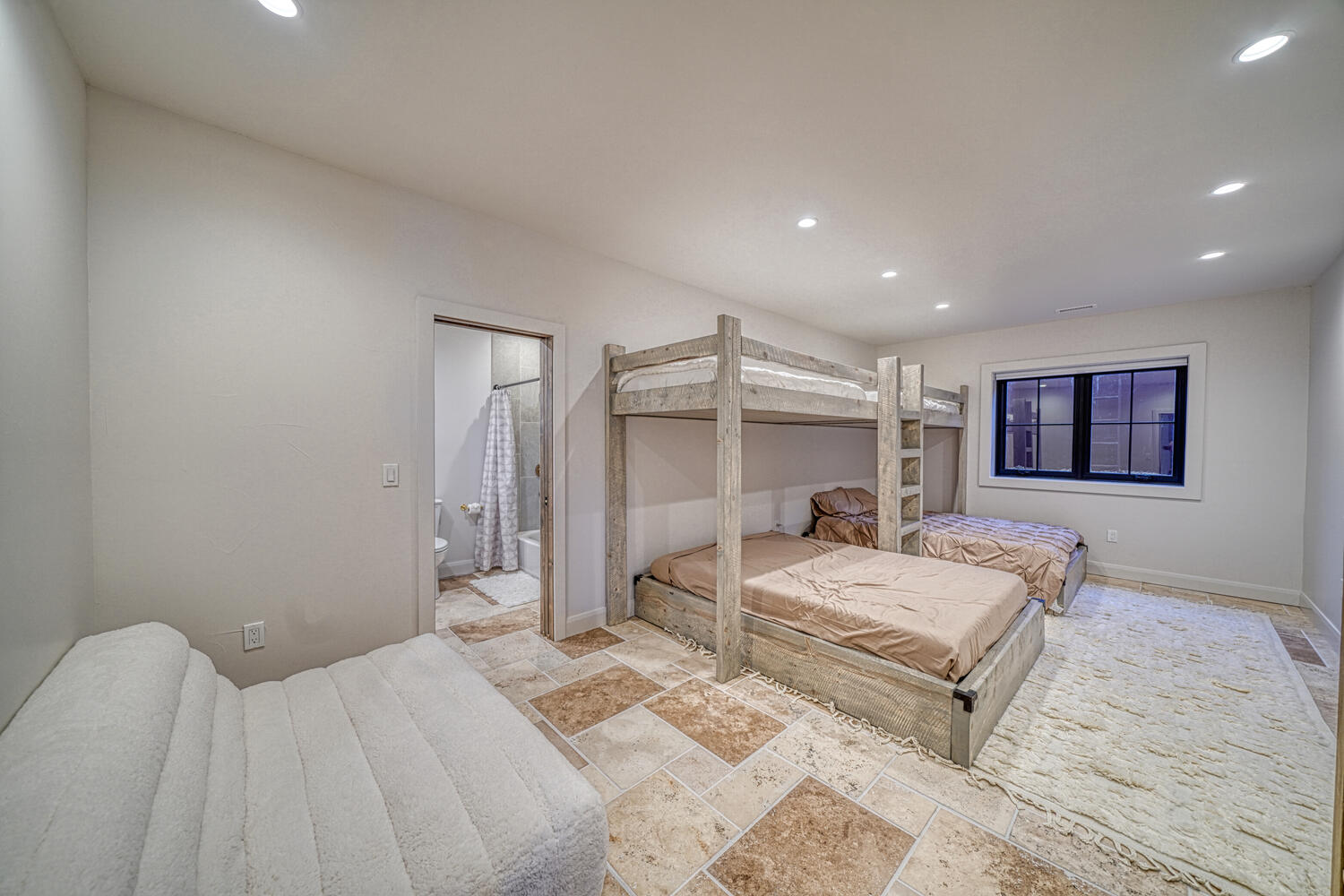 An heirloom-quality ranch estate set on 100 private acres at Maytag Mountain Ranch.