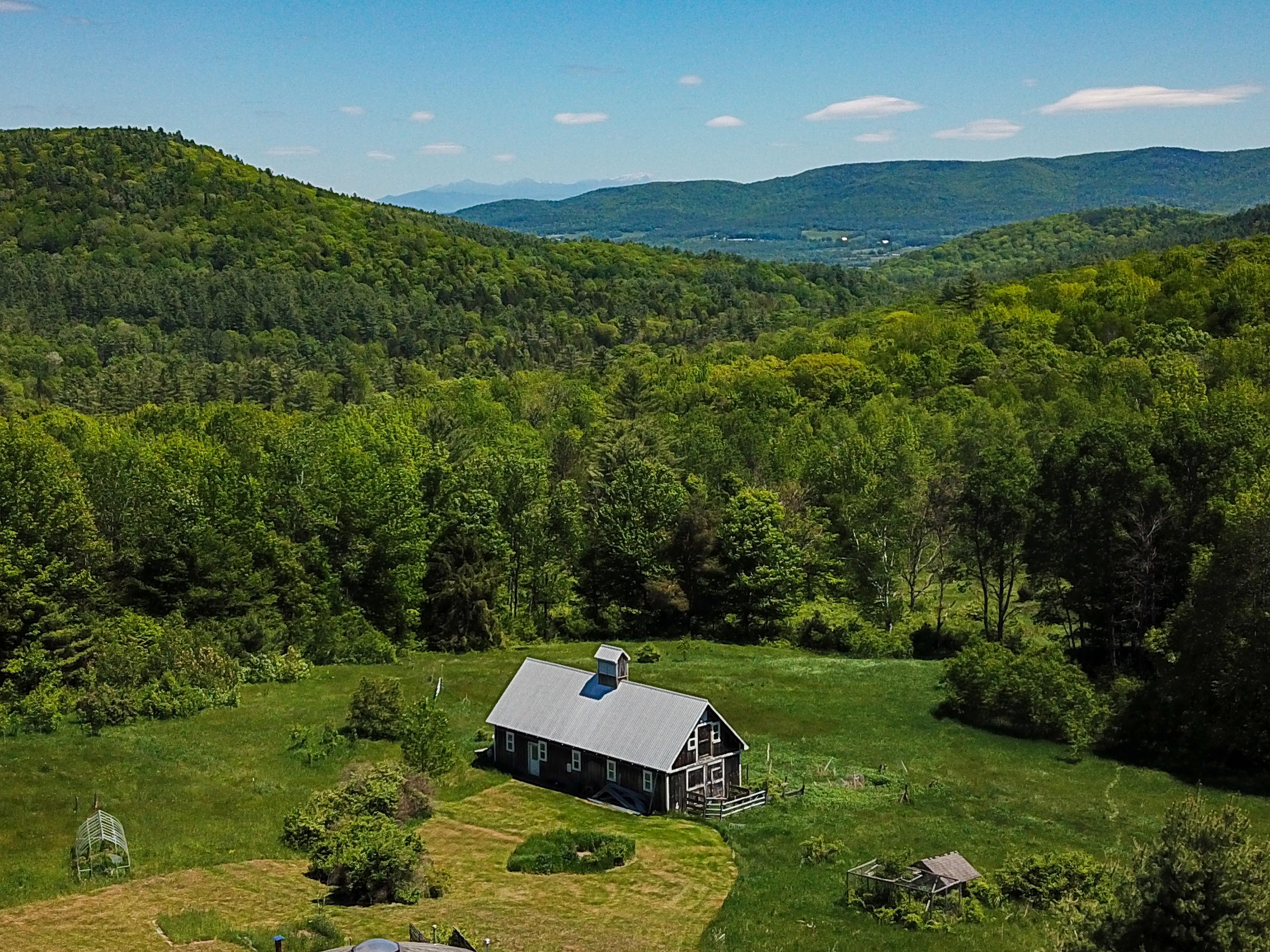 Listing Image 4