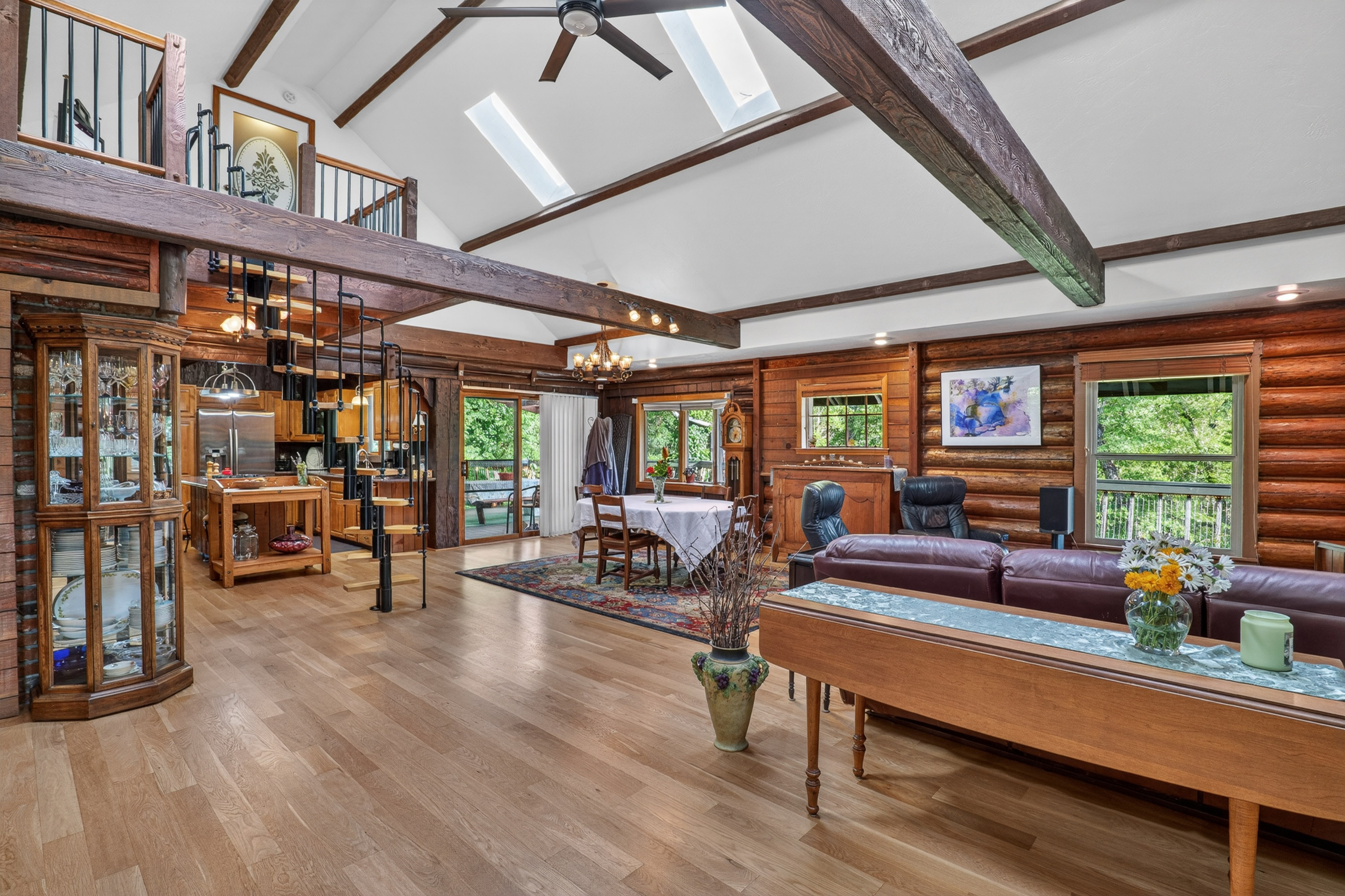 Listing Image 10
