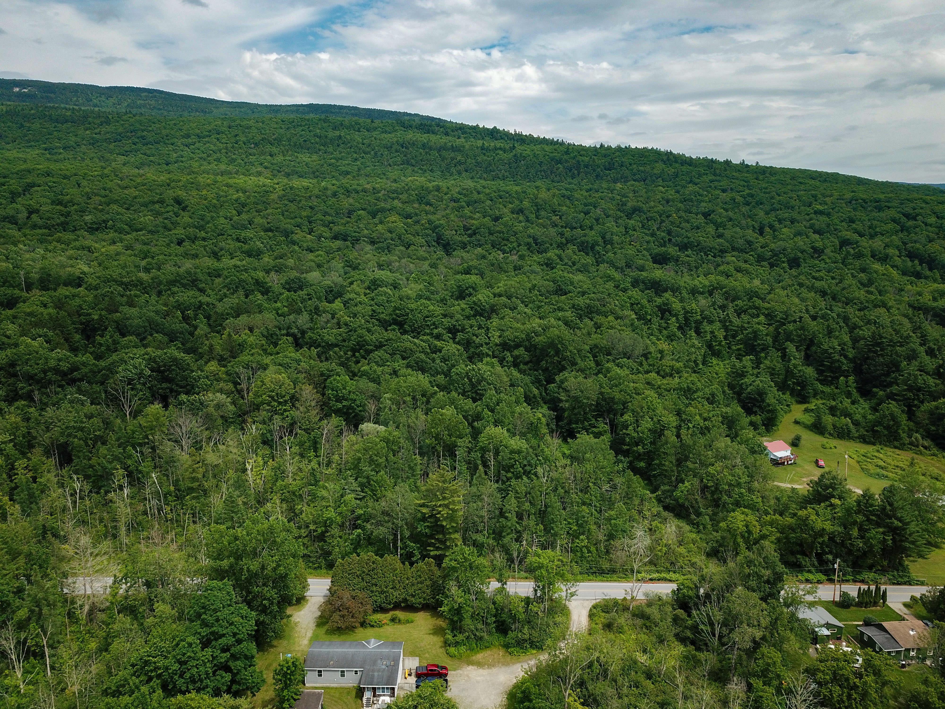 1073 Chapel Rd - Bennington