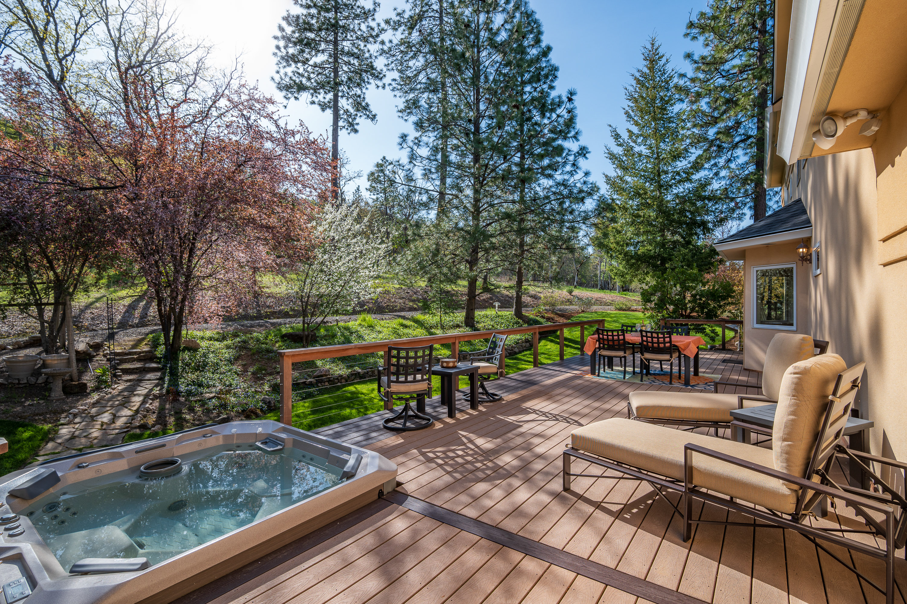 1694 Old Siskiyou Hwy