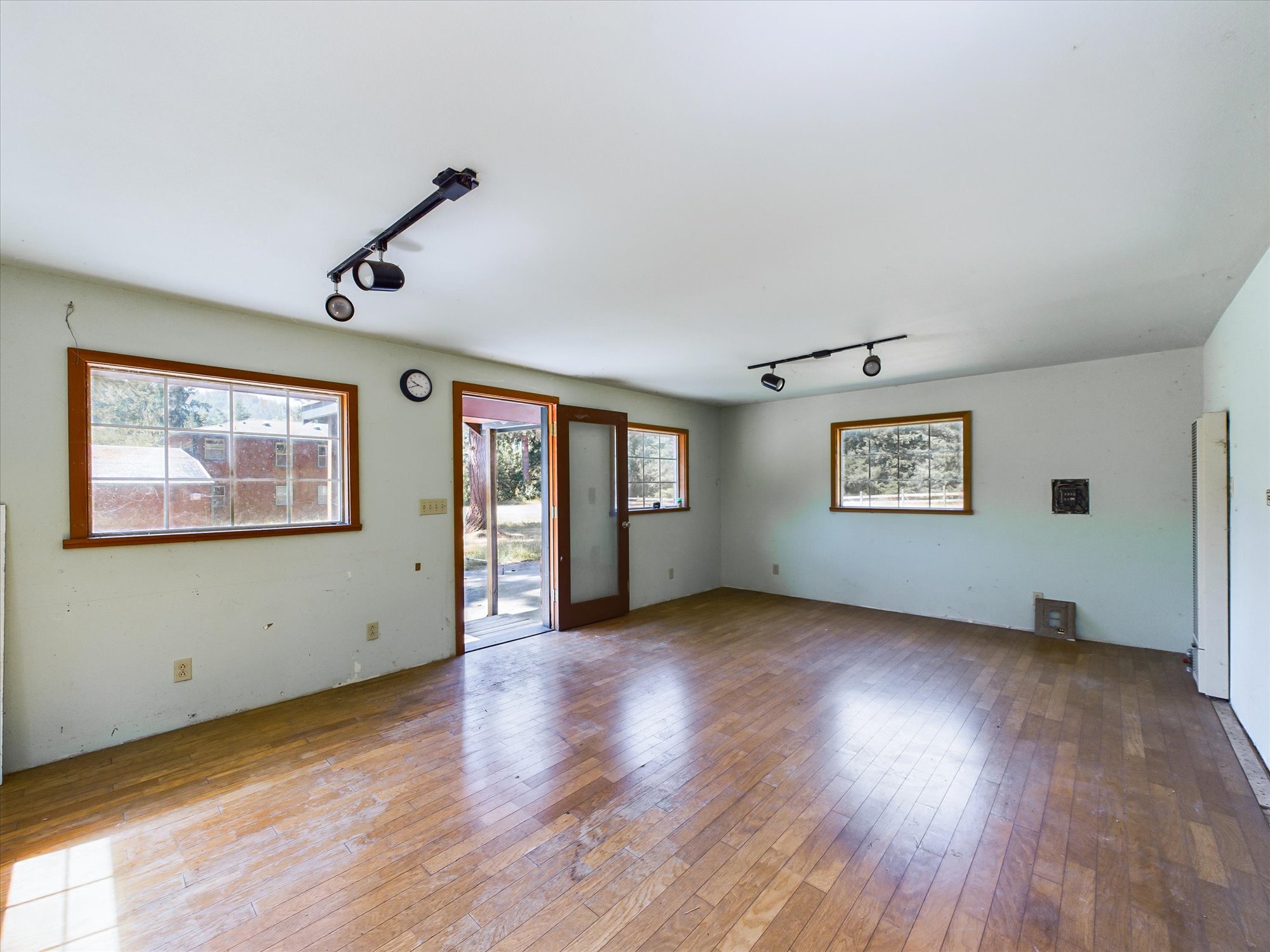 Listing Image 69