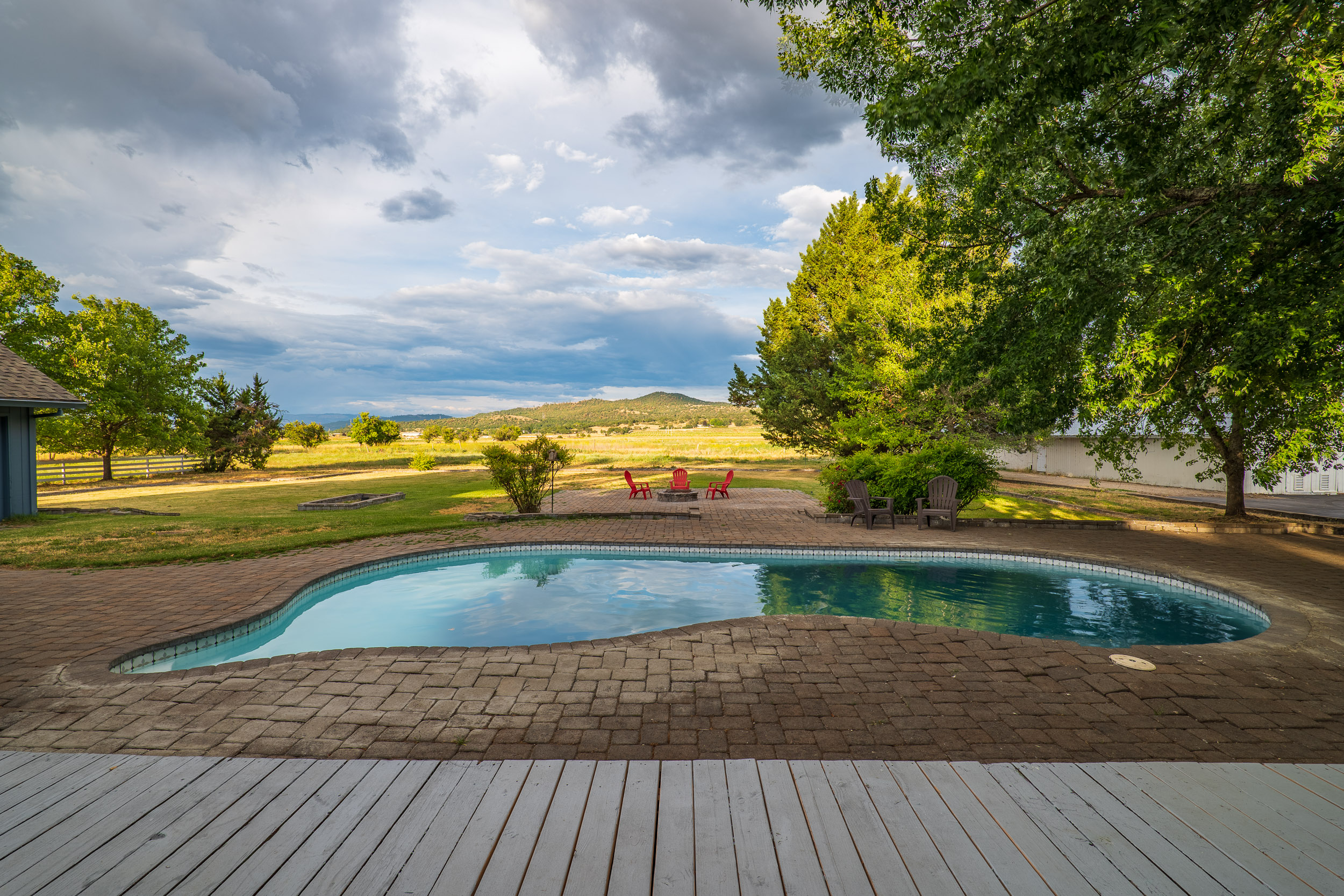 Mountain View Acres - 5900 McLoughlin Drive
