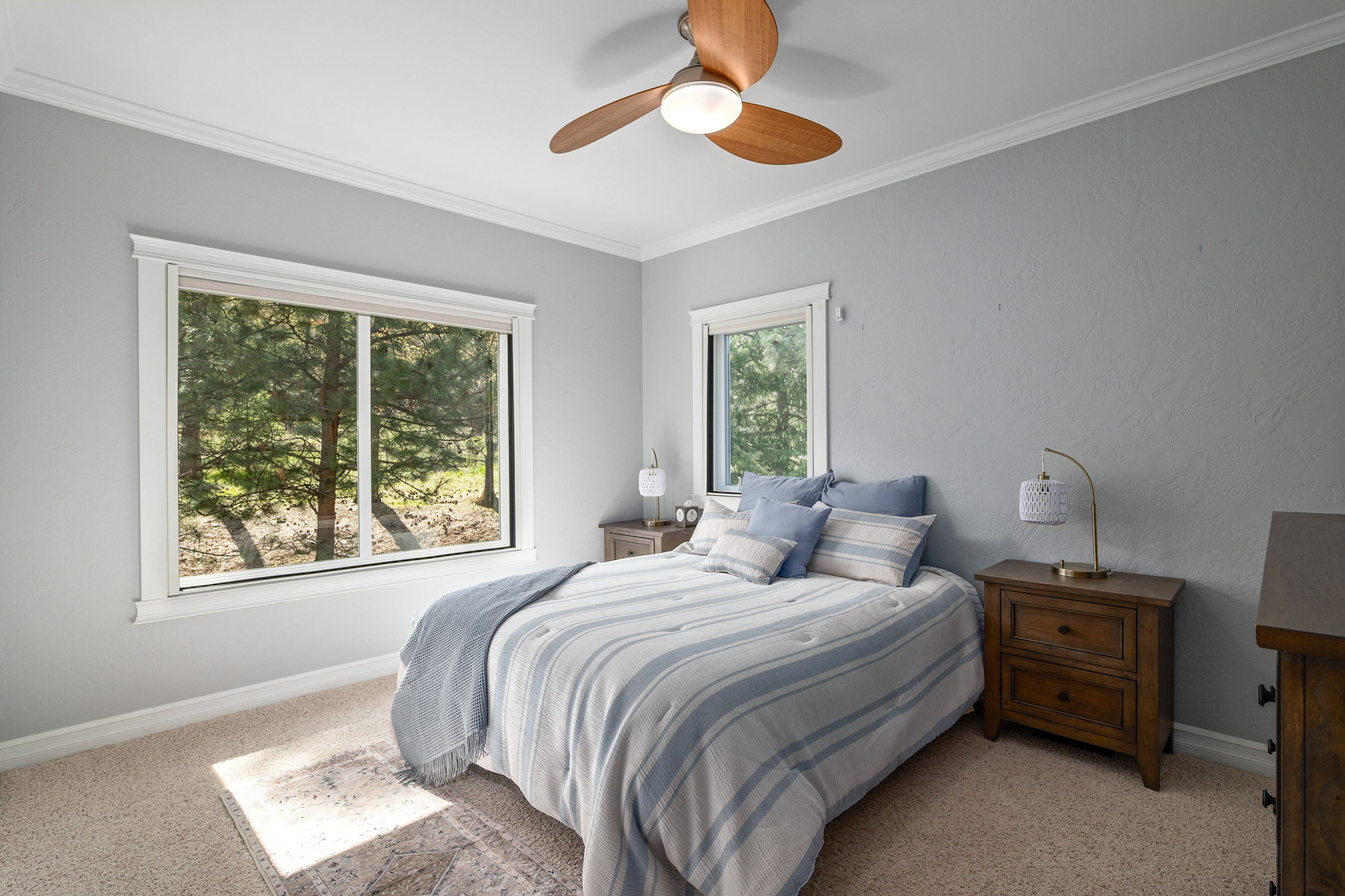 1694 Old Siskiyou Hwy