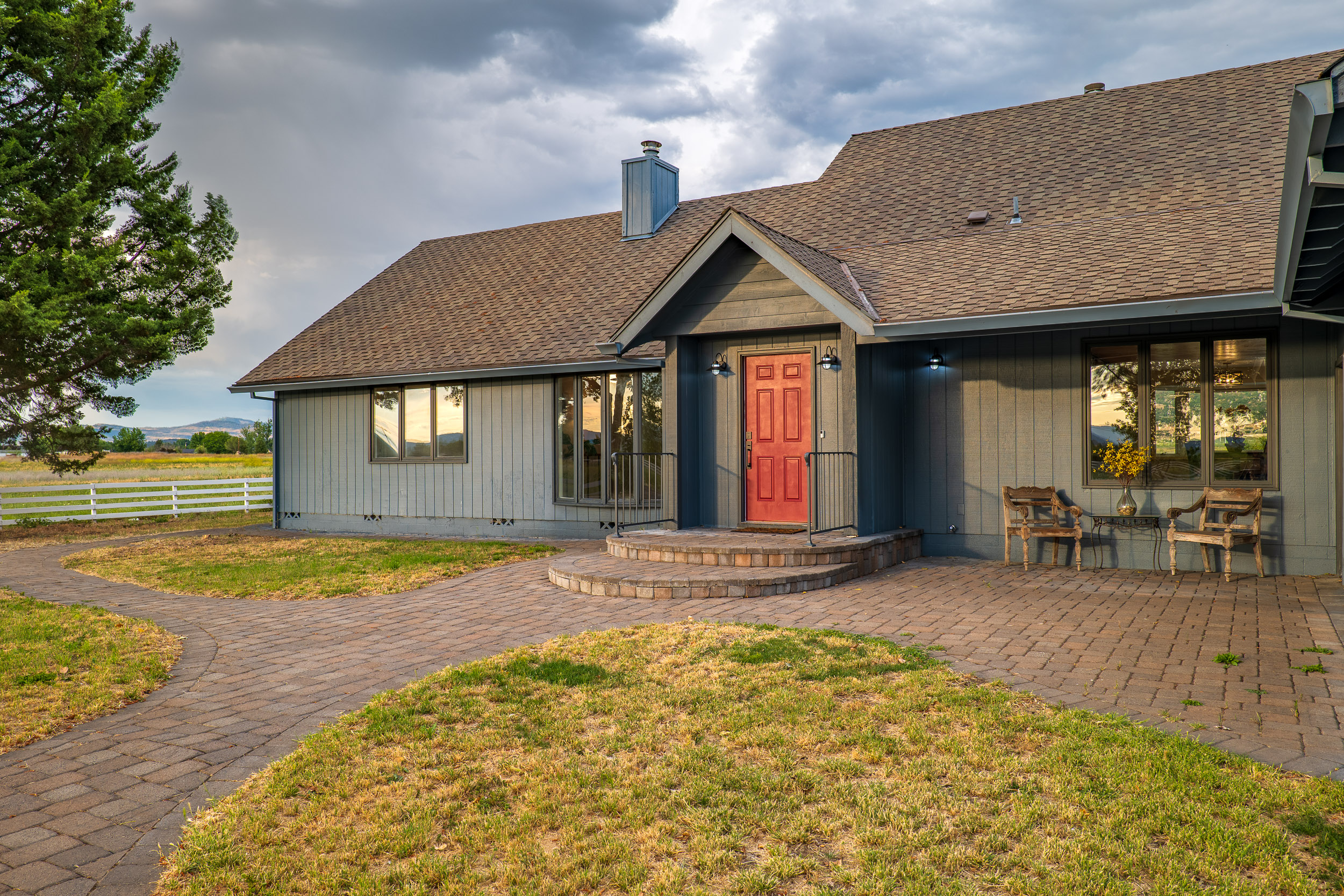 Mountain View Acres - 5900 McLoughlin Drive
