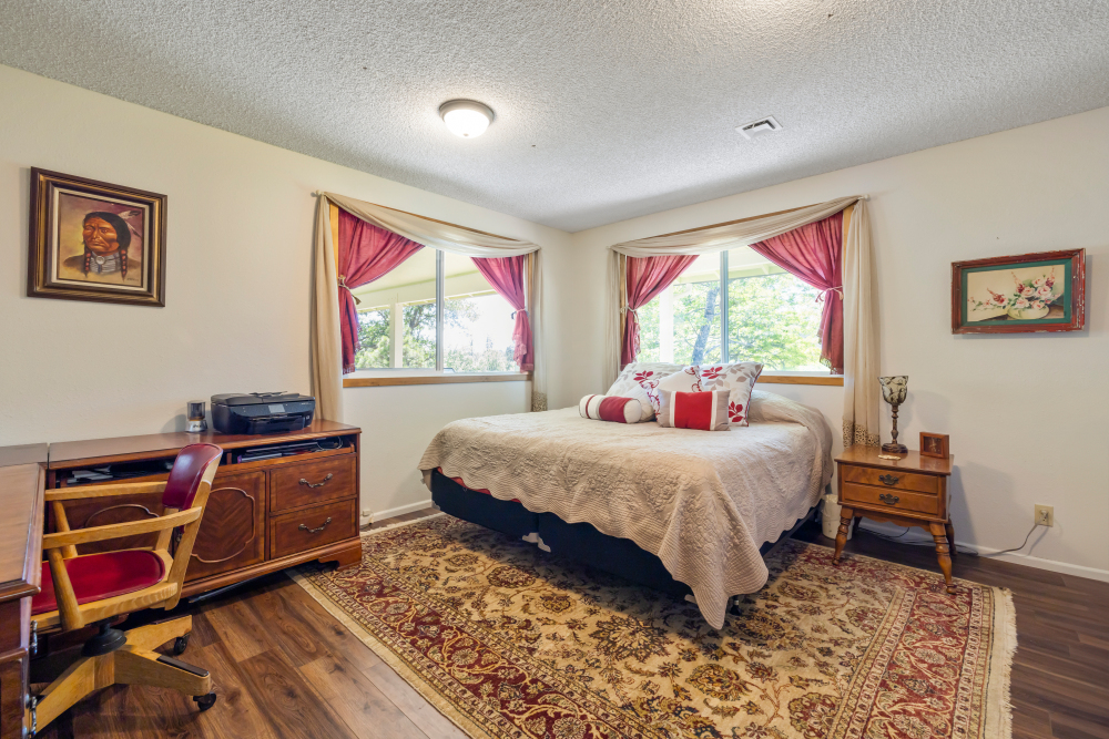 800 Hillandale Circle