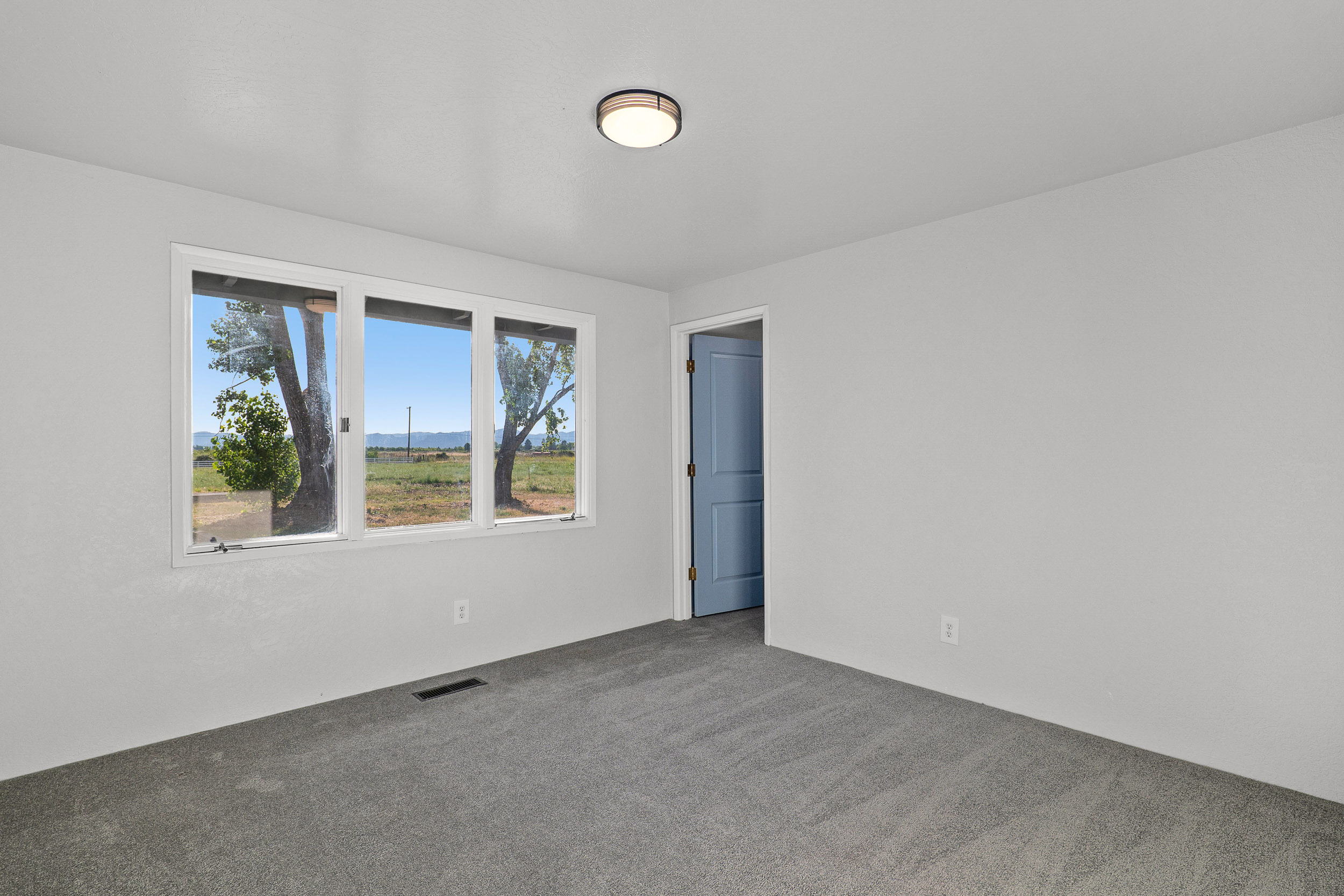 Mountain View Acres - 5900 McLoughlin Drive