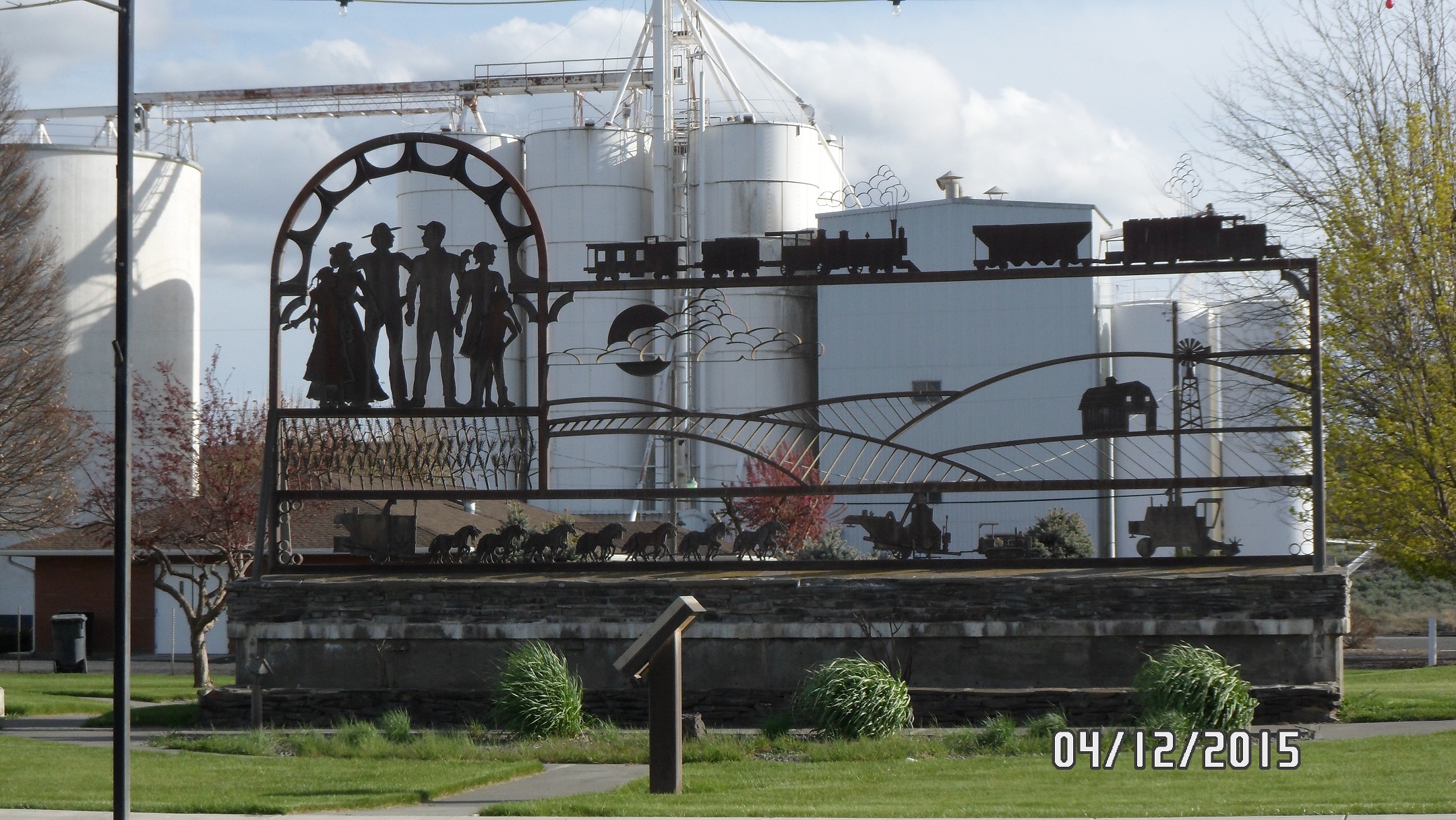 Over 10 Acres with room to Play!