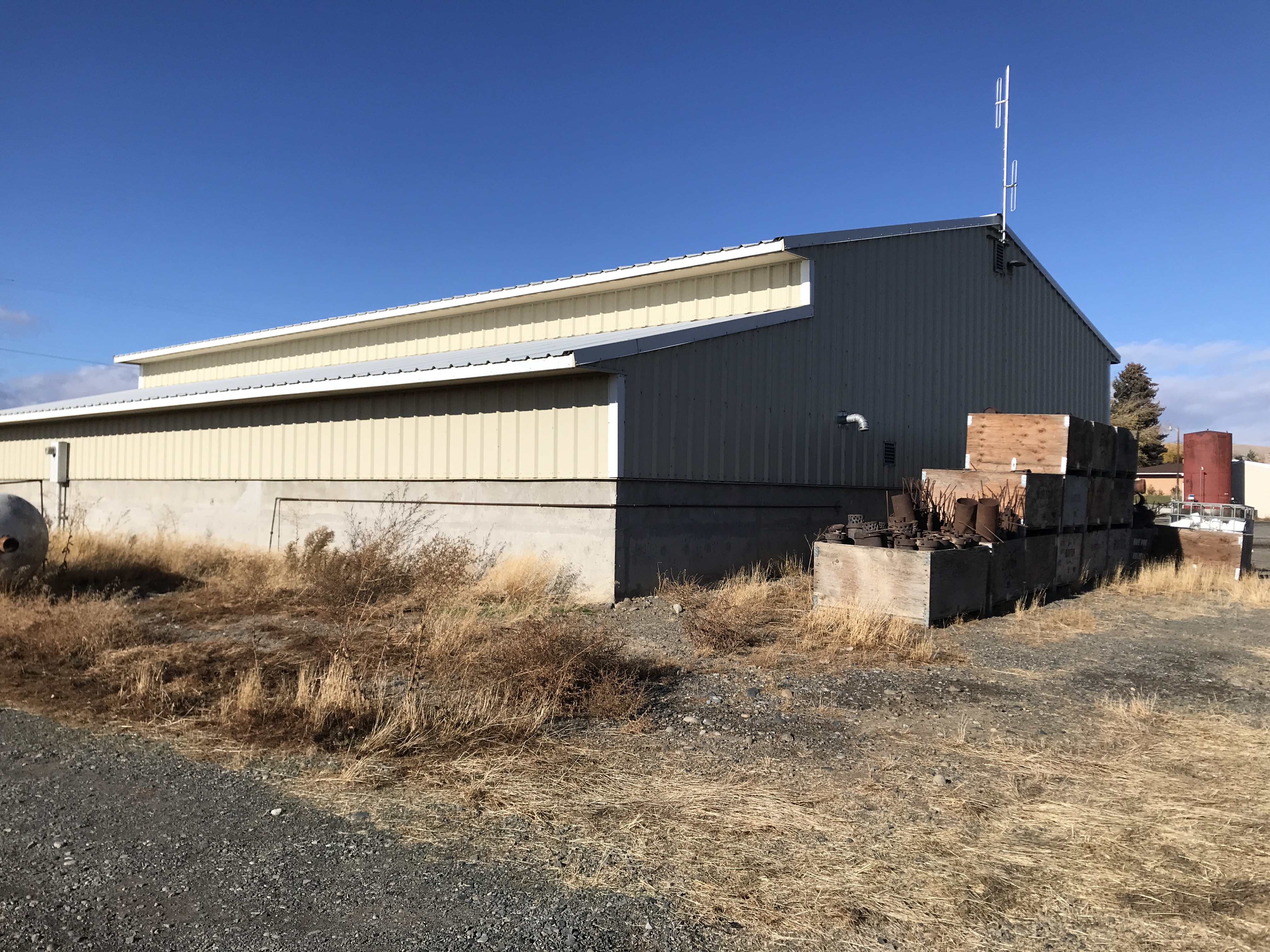Apple Orchard w Equipment, House and Shops!