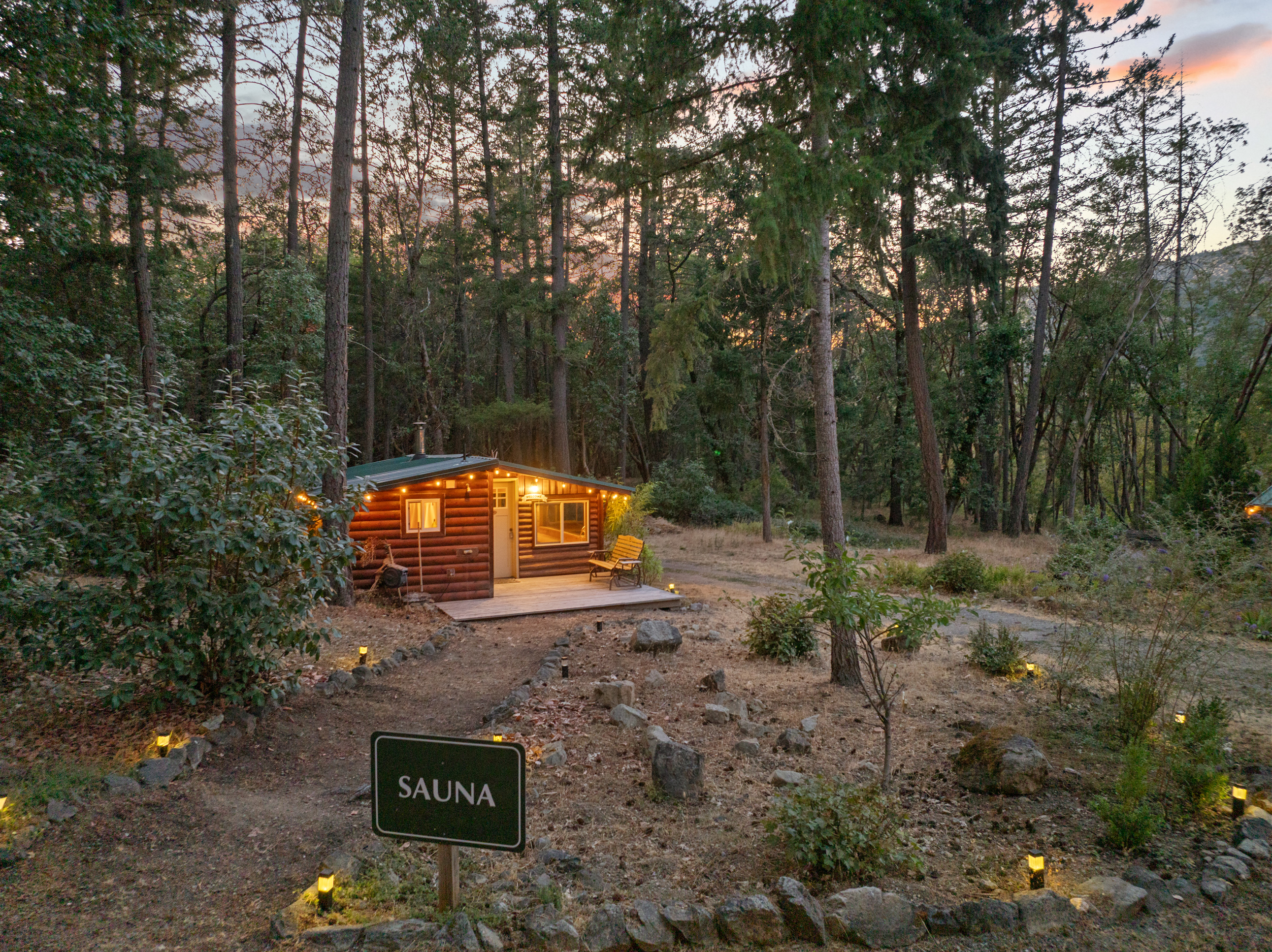 Applegate River Retreat - 11677 Hwy 238